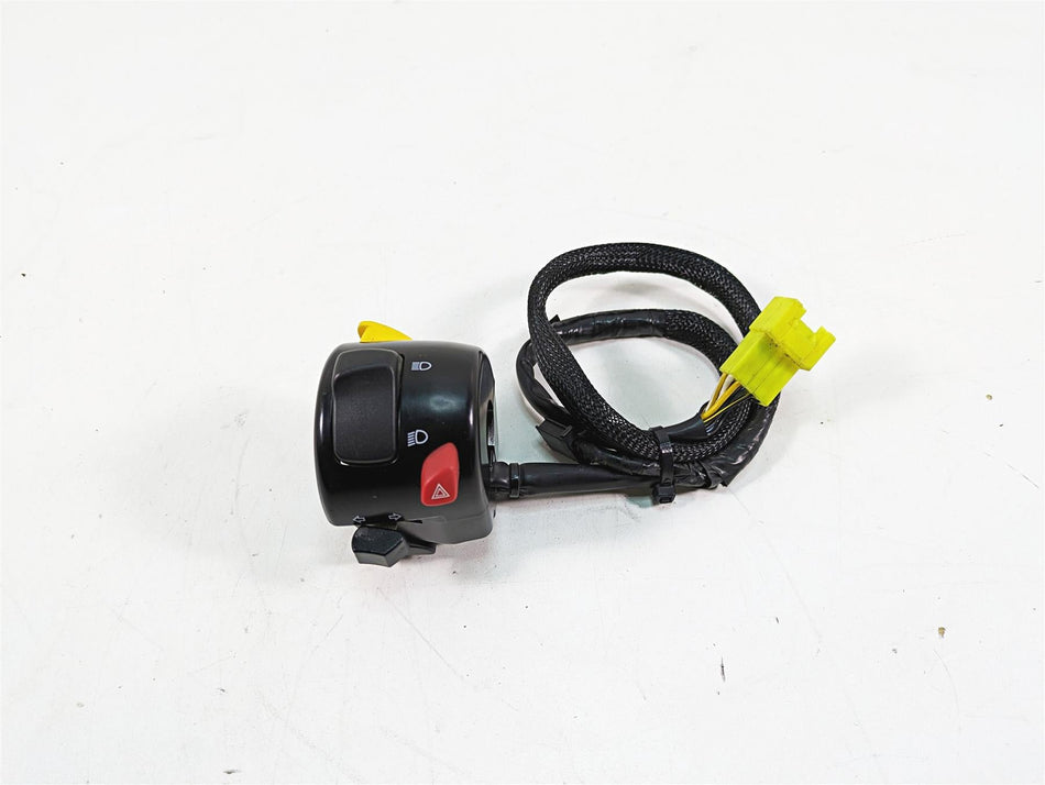 2016 Suzuki M109R VZR1800 Left Hand Turn Signal Control Switch 37400-48GB0 {{ shop.shopifyCountryName }} - Mototech271