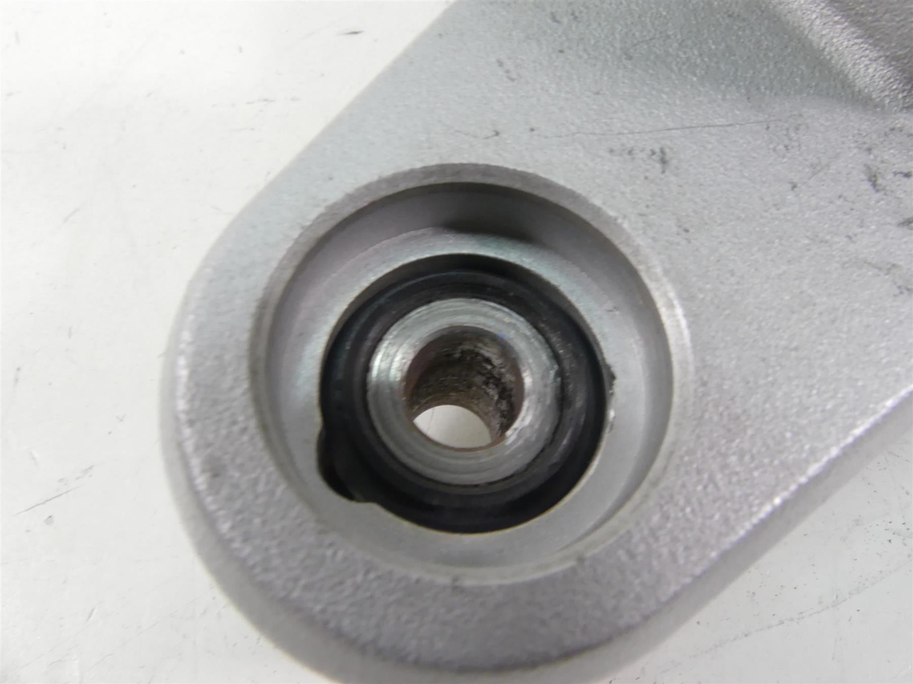 2003 BMW R1150 GS R21 Showa Upper Triple Tree Steering Clamp 31422314505 {{ shop.shopifyCountryName }} - Mototech271