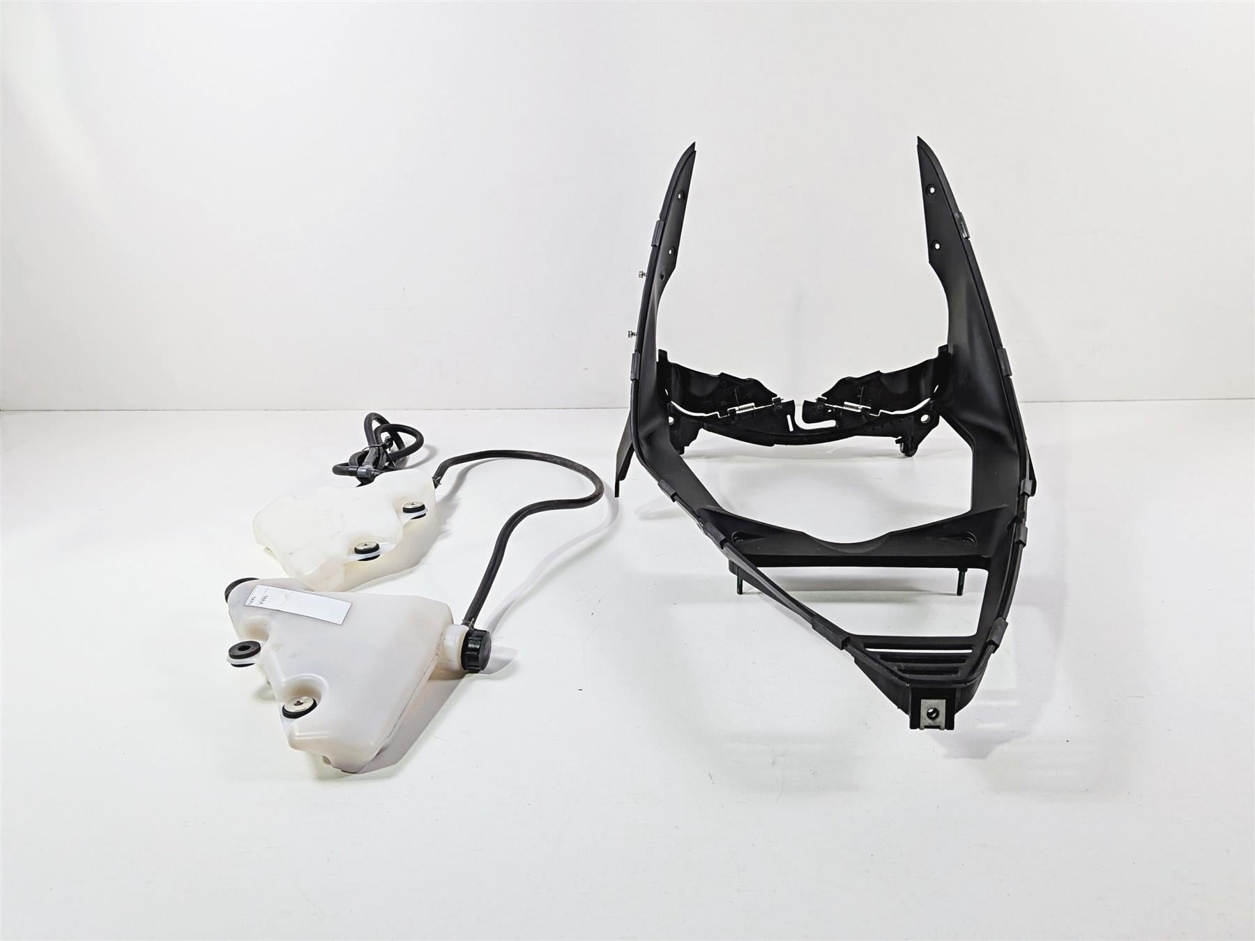 2019 Ducati Panigale V4S V4 S Corse Radiator Shroud & Reservoir Set 48411501C {{ shop.shopifyCountryName }} - Mototech271