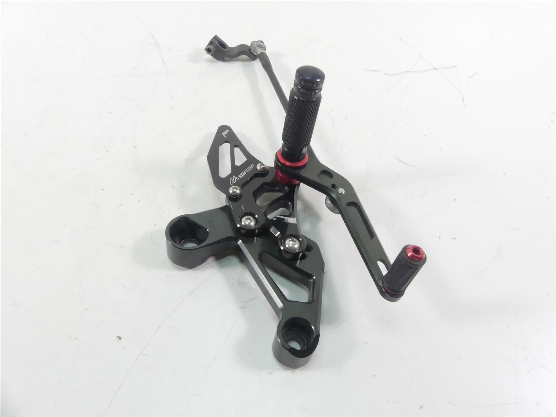2015 Yamaha MT09 FZ09 Left Mad Moto Adjustable Rider Footpeg & Shifter F99 {{ shop.shopifyCountryName }} - Mototech271