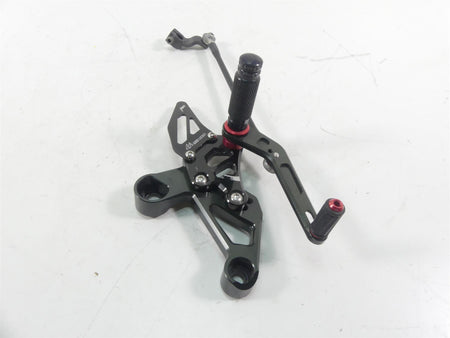 2015 Yamaha MT09 FZ09 Left Mad Moto Adjustable Rider Footpeg & Shifter F99 {{ shop.shopifyCountryName }} - Mototech271