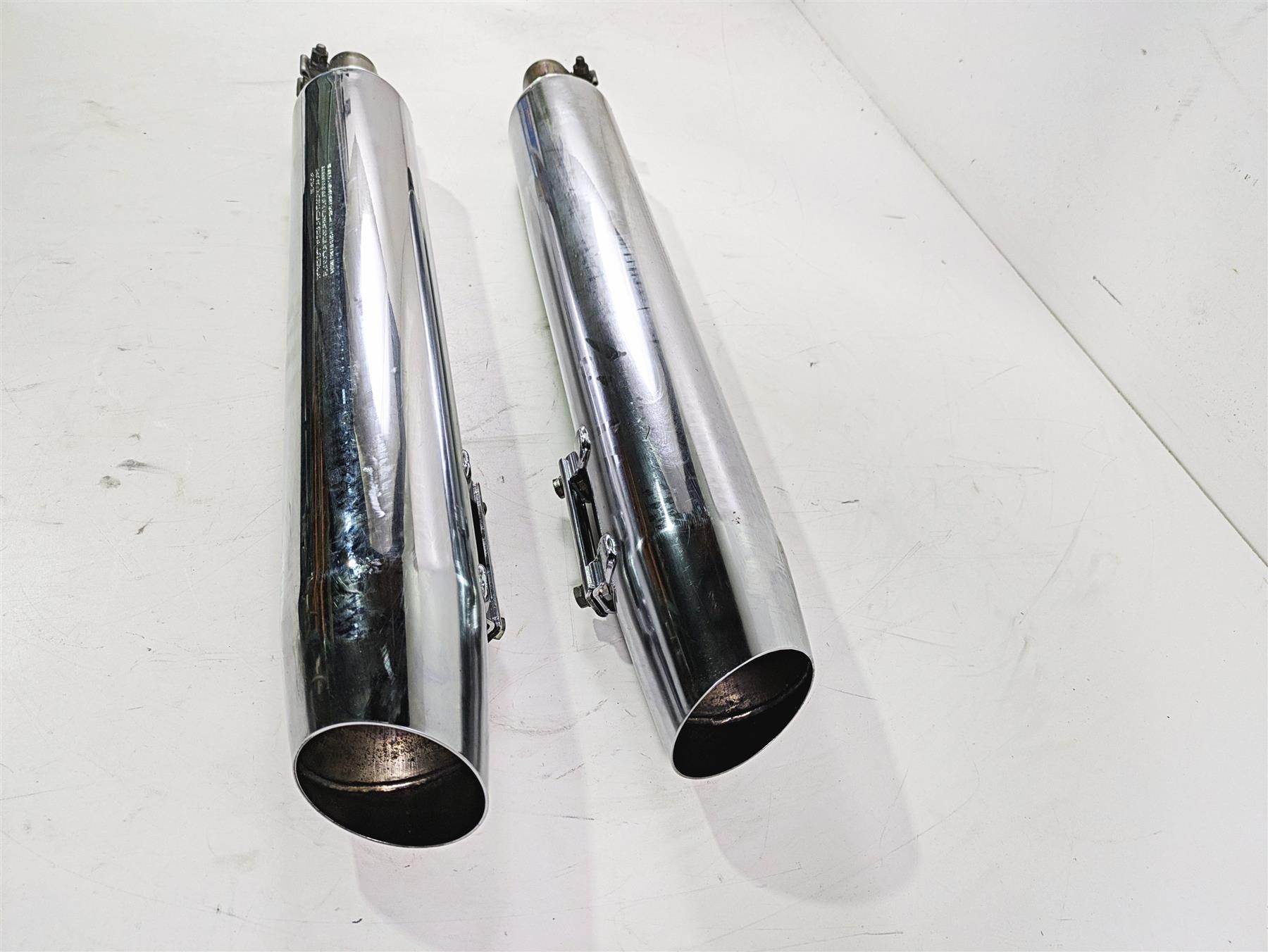 2010 Harley Touring FLHX Street Glide Stock Oem Exhaust Muffler Set 65592-09A {{ shop.shopifyCountryName }} - Mototech271