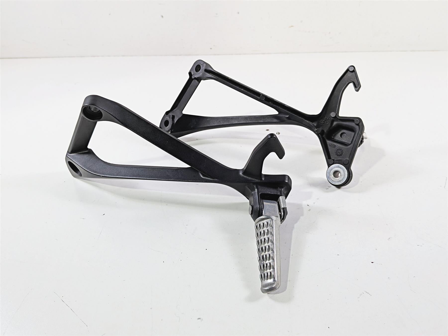2022 Kawasaki ZX10R ZX1000 Ninja Passenger Foot Peg Rest Set 35063-0700-18R {{ shop.shopifyCountryName }} - Mototech271