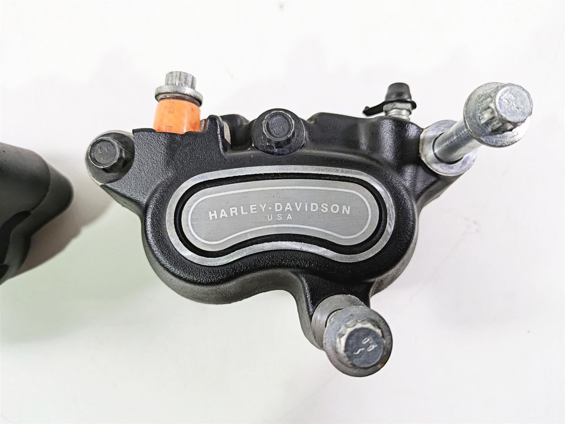 2014 Harley FXDL Dyna Low Rider Front Brake Caliper Set 41300001 41300002 {{ shop.shopifyCountryName }} - Mototech271