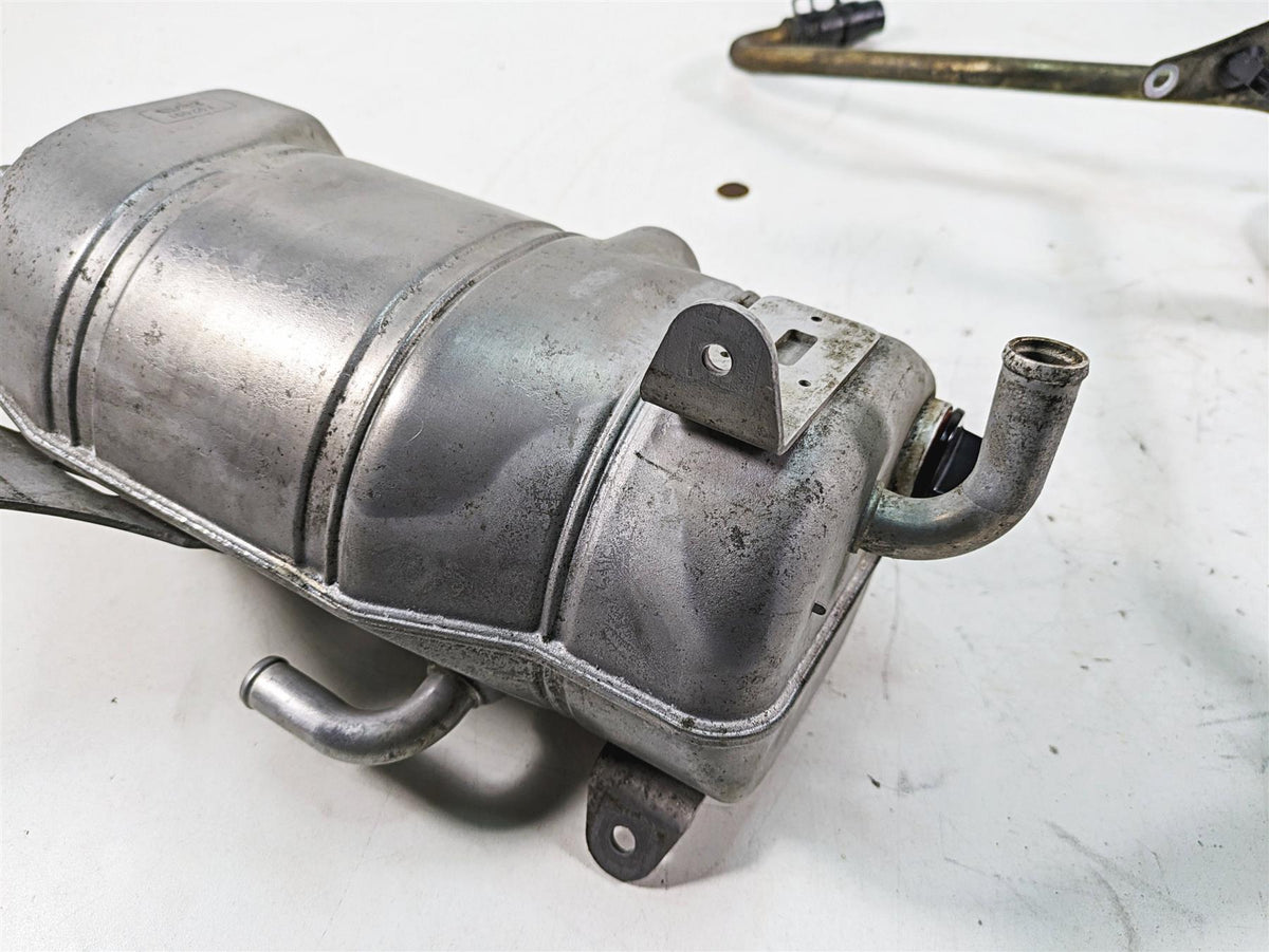 2019 Yamaha YXZ1000 R EPS SS SE Oil Tank Reservoir 2HC-21751-01-00 2HC-21751-02 {{ shop.shopifyCountryName }} - Mototech271
