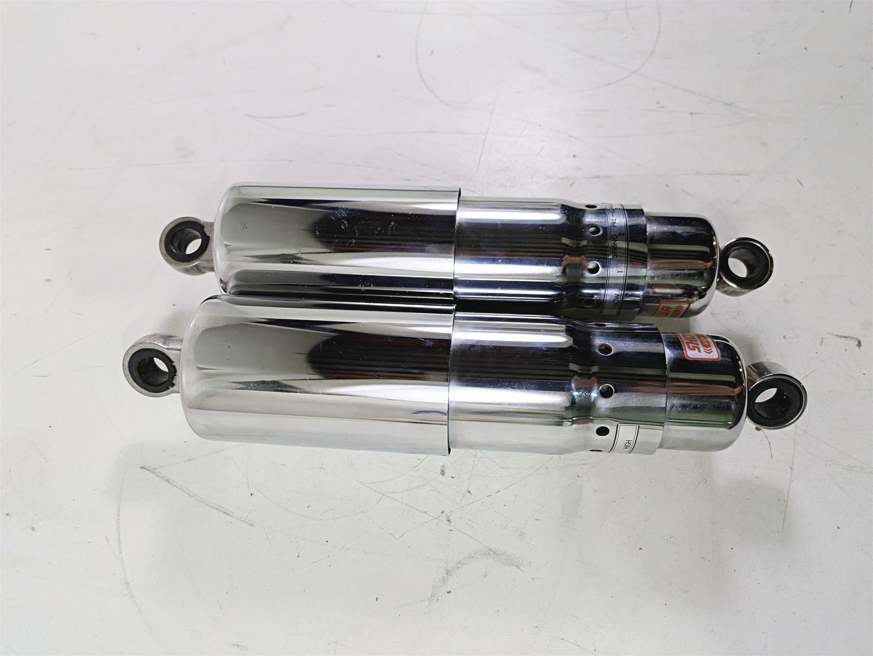2002 Honda V-Twin VTX1800 C Rear Suspension Shock Damper Set Showa 52400-MCH-631 {{ shop.shopifyCountryName }} - Mototech271