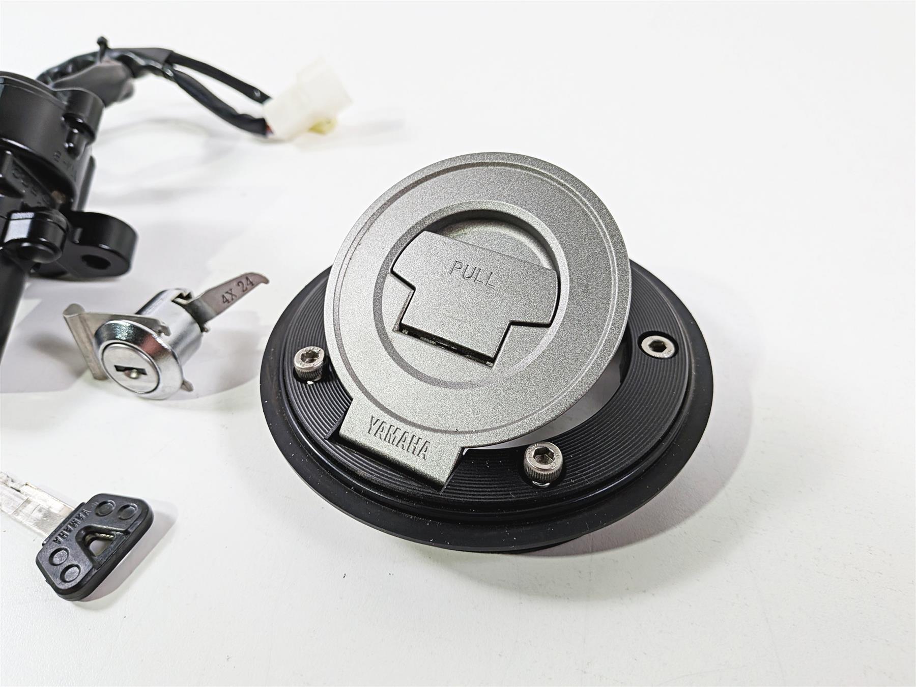 2025 Yamaha YZF R7 Ignition Switch Key Set Gas Cap Seat Lock BEB-82501-01-00 {{ shop.shopifyCountryName }} - Mototech271