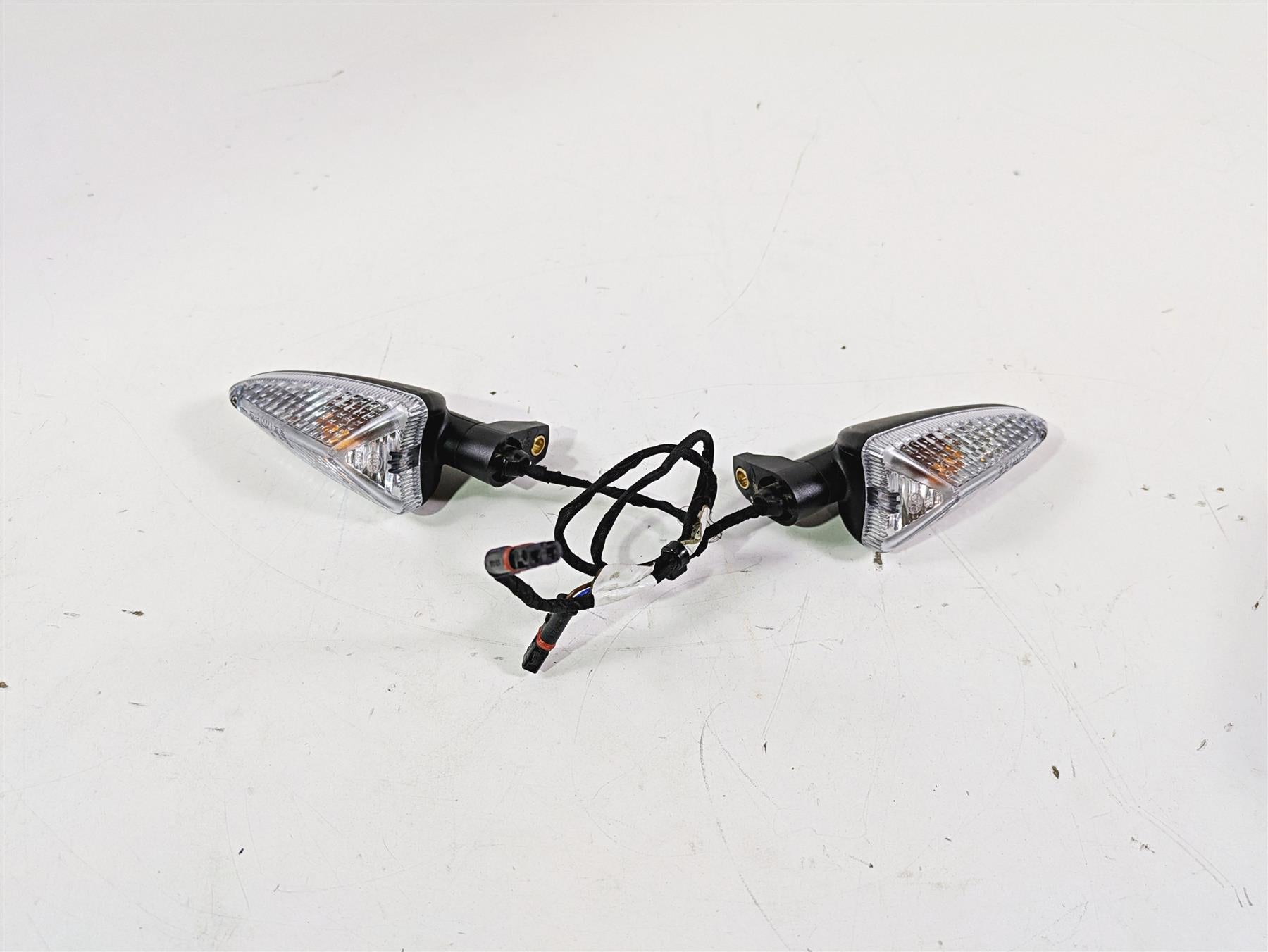 2017 BMW F800GS Adv K75 Front Blinker Turn Signal Set 63138534354 63138534355 {{ shop.shopifyCountryName }} - Mototech271
