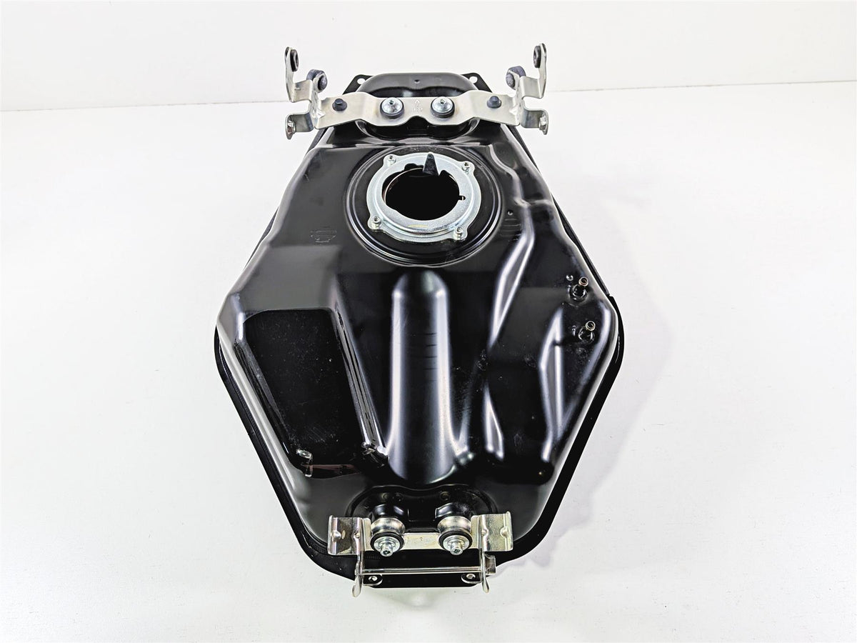 2025 Yamaha YZF R7 Nice Fuel Gas Petrol Tank - Clean - No Dents BEB-24110-00-00 {{ shop.shopifyCountryName }} - Mototech271