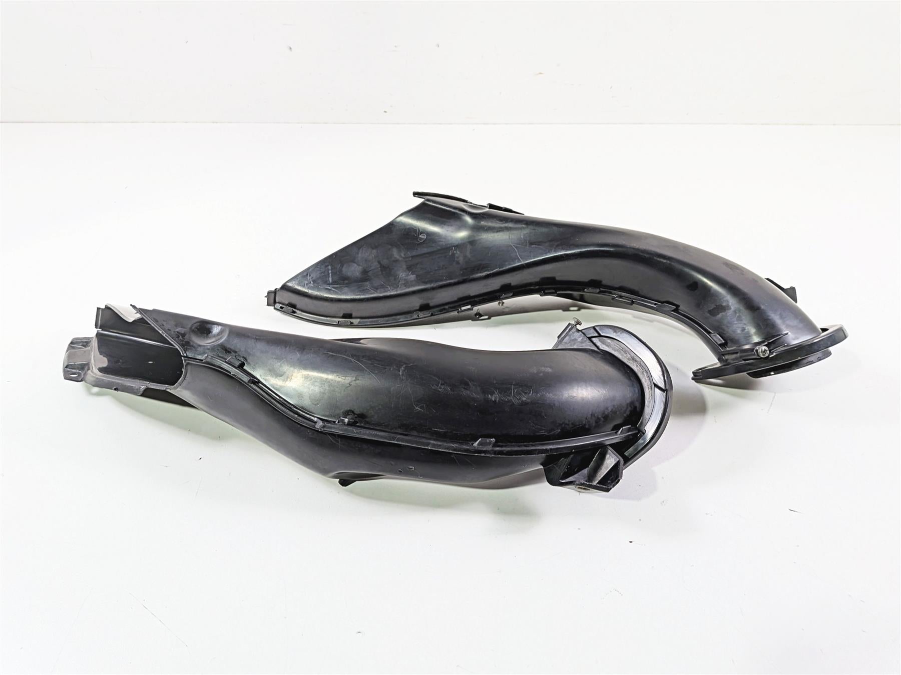 2018 Aprilia RSV4 RR Air Intake Scoop Ram Set 2B001921 858818 2B001922 858907 {{ shop.shopifyCountryName }} - Mototech271