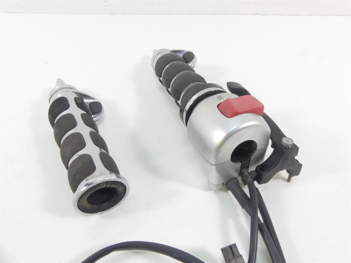 2007 Suzuki M109R VZR1800 Boulevard Right Control Switch Throttle 37200-48GA1 {{ shop.shopifyCountryName }} - Mototech271