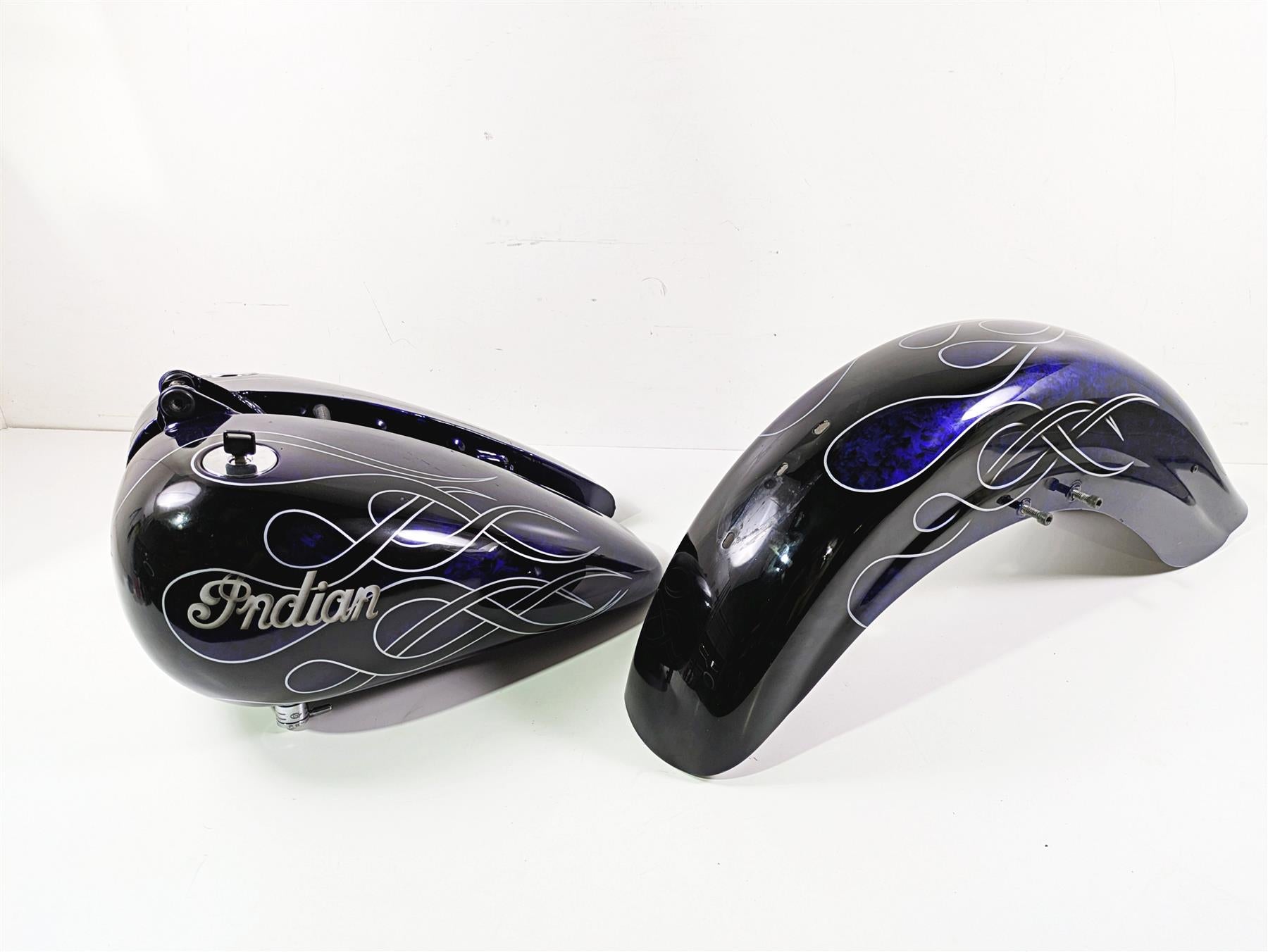 2002 Indian Spirit Deluxe Front Fender Fuel Gas Tank Set 26-320 89-463 89-464 {{ shop.shopifyCountryName }} - Mototech271