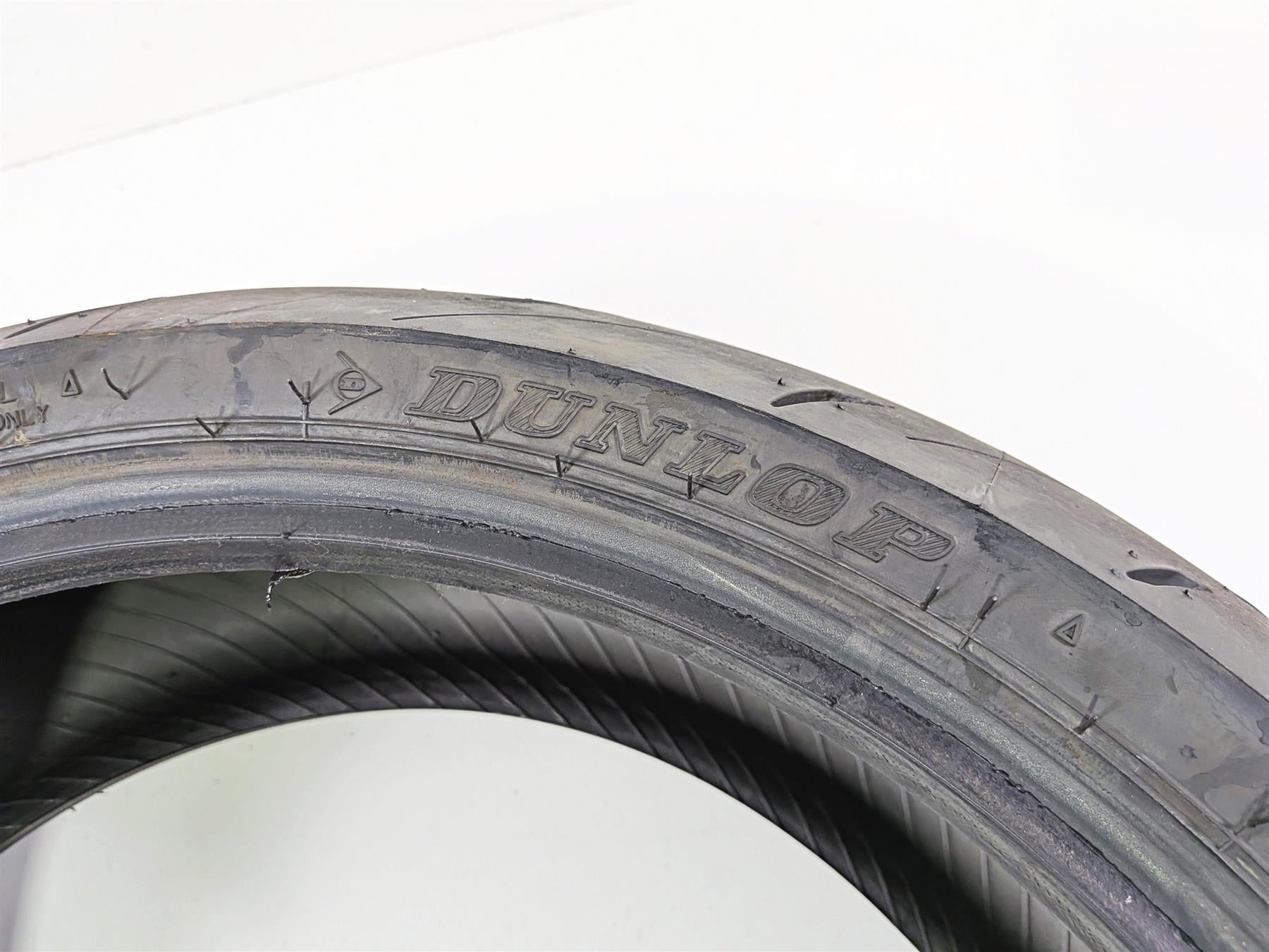 Used Motorcycle Rear Tire Dunlop Sportmax Roadsport 2 190/50R17 45238822 {{ shop.shopifyCountryName }} - Mototech271