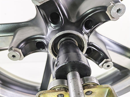 2012 Harley VRSCF Muscle V Rod Straight 19x3 Front Wheel 41670-09 {{ shop.shopifyCountryName }} - Mototech271