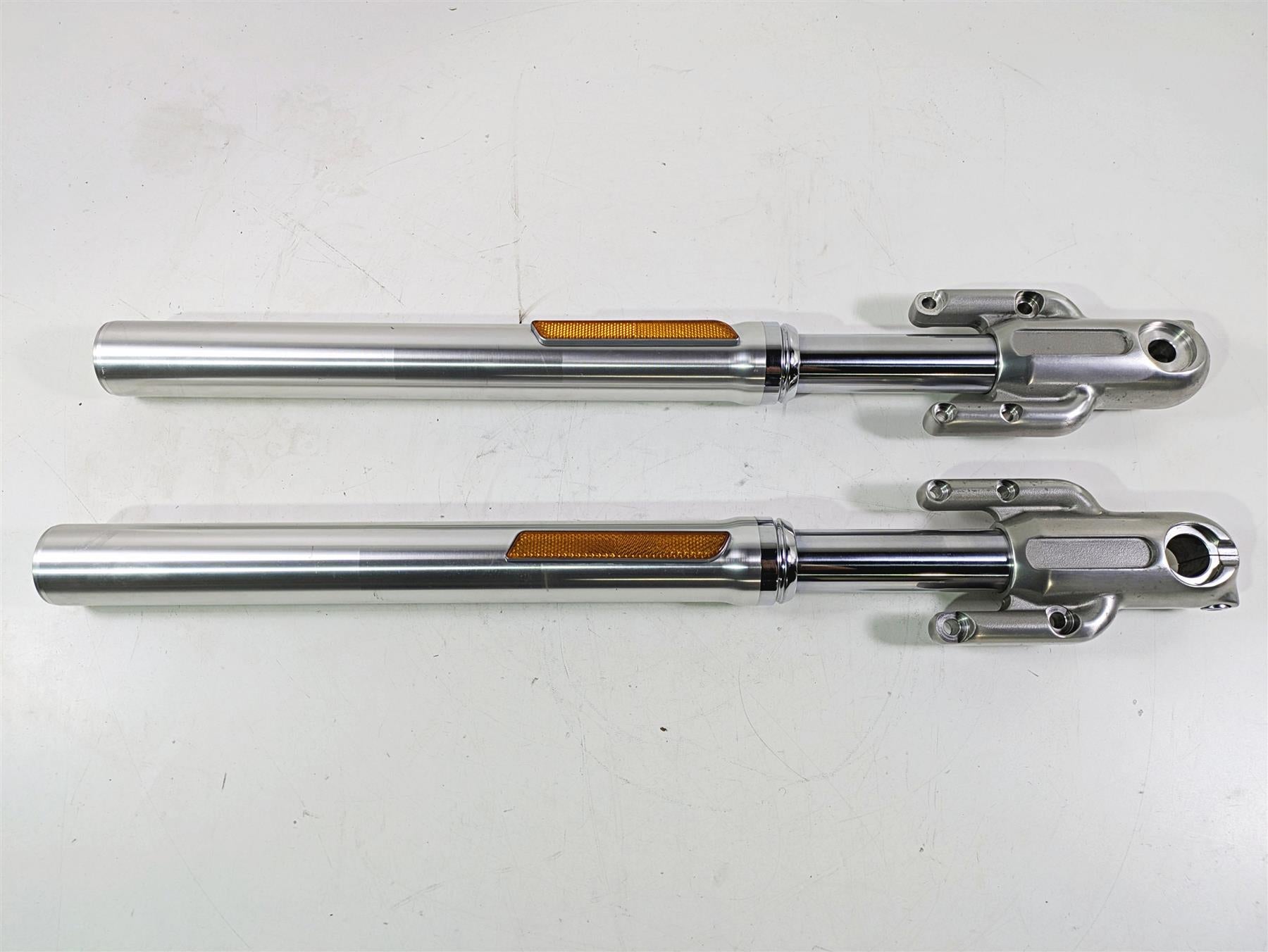 2006 Harley VRSCR Street V-Rod Front Fork Leg Set Straight 46774-06 46775-06 {{ shop.shopifyCountryName }} - Mototech271