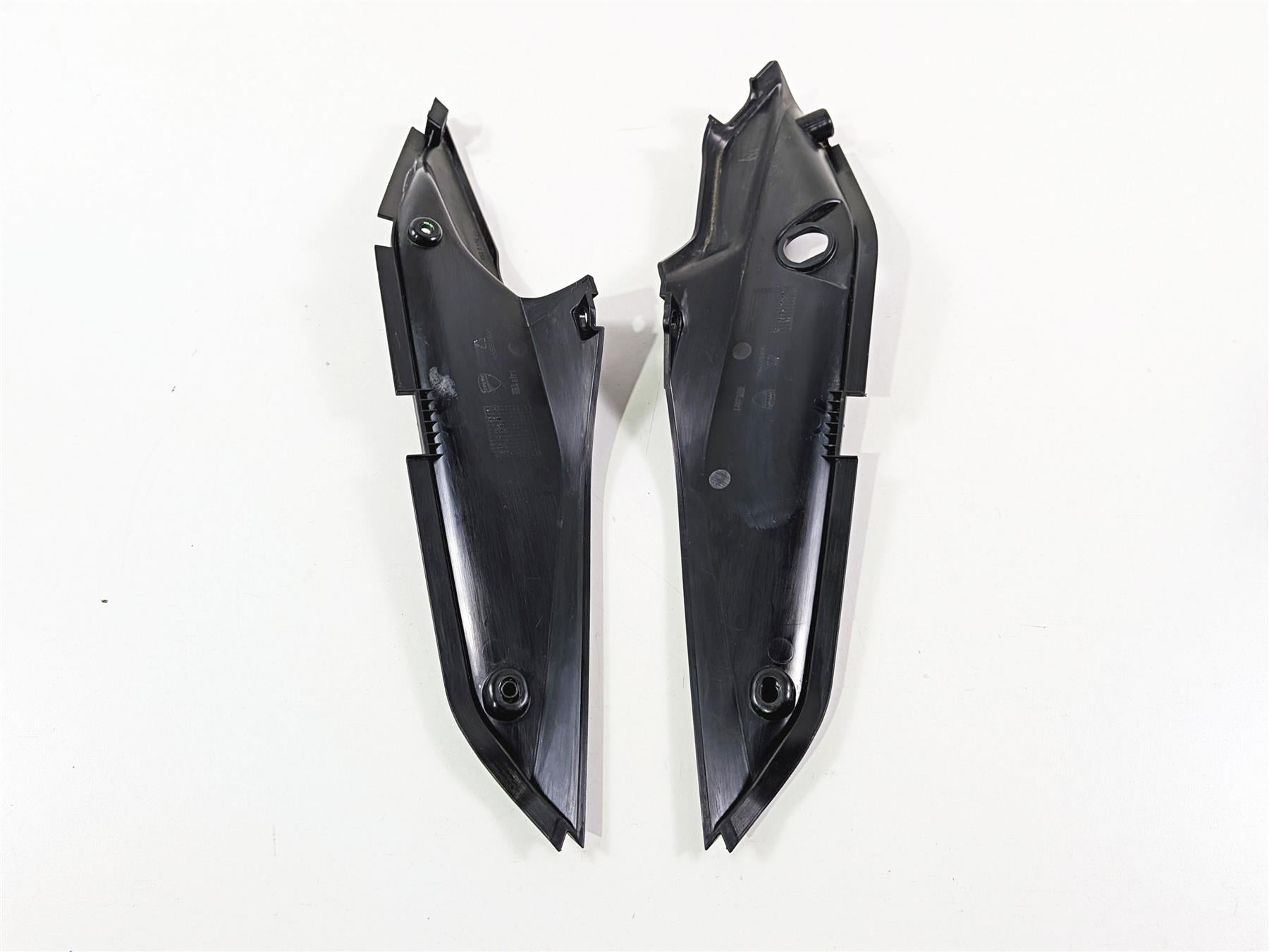 2016 Ducati Hypermotard 939 SP Tail Side Cover Fairing Set 48211722A 48211742A-Mototech271