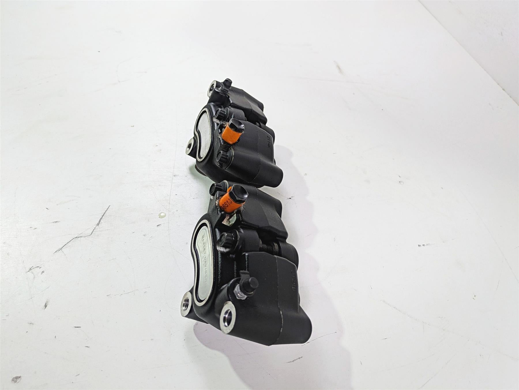 2015 Harley FXDF Dyna Fat Bob Front Brake Caliper Set 41300001 41300002 {{ shop.shopifyCountryName }} - Mototech271