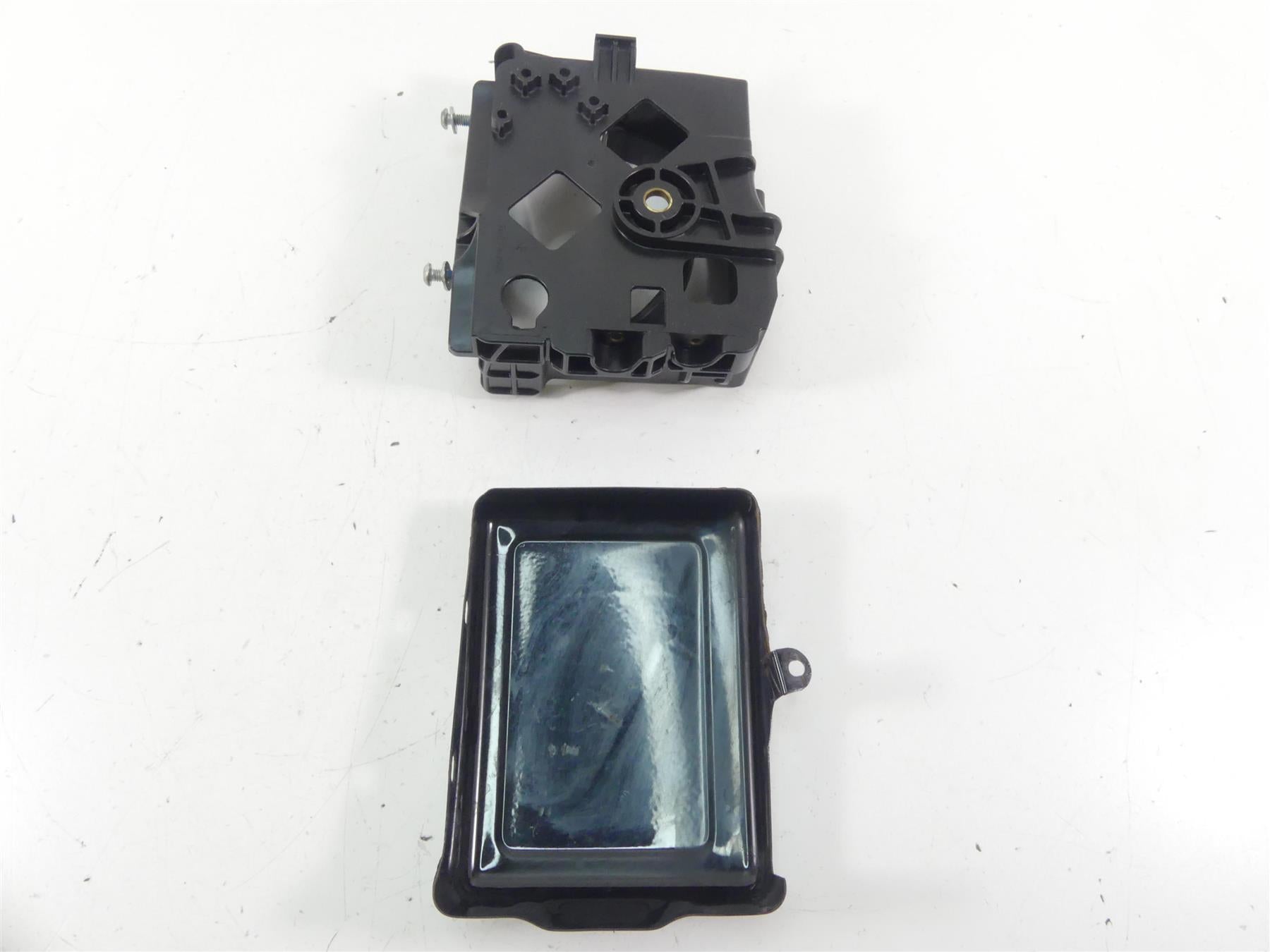 2015 Harley FXDF Dyna Fat Bob Battery Tray Carrier & Cover 70379-06B 66444-12DH {{ shop.shopifyCountryName }} - Mototech271