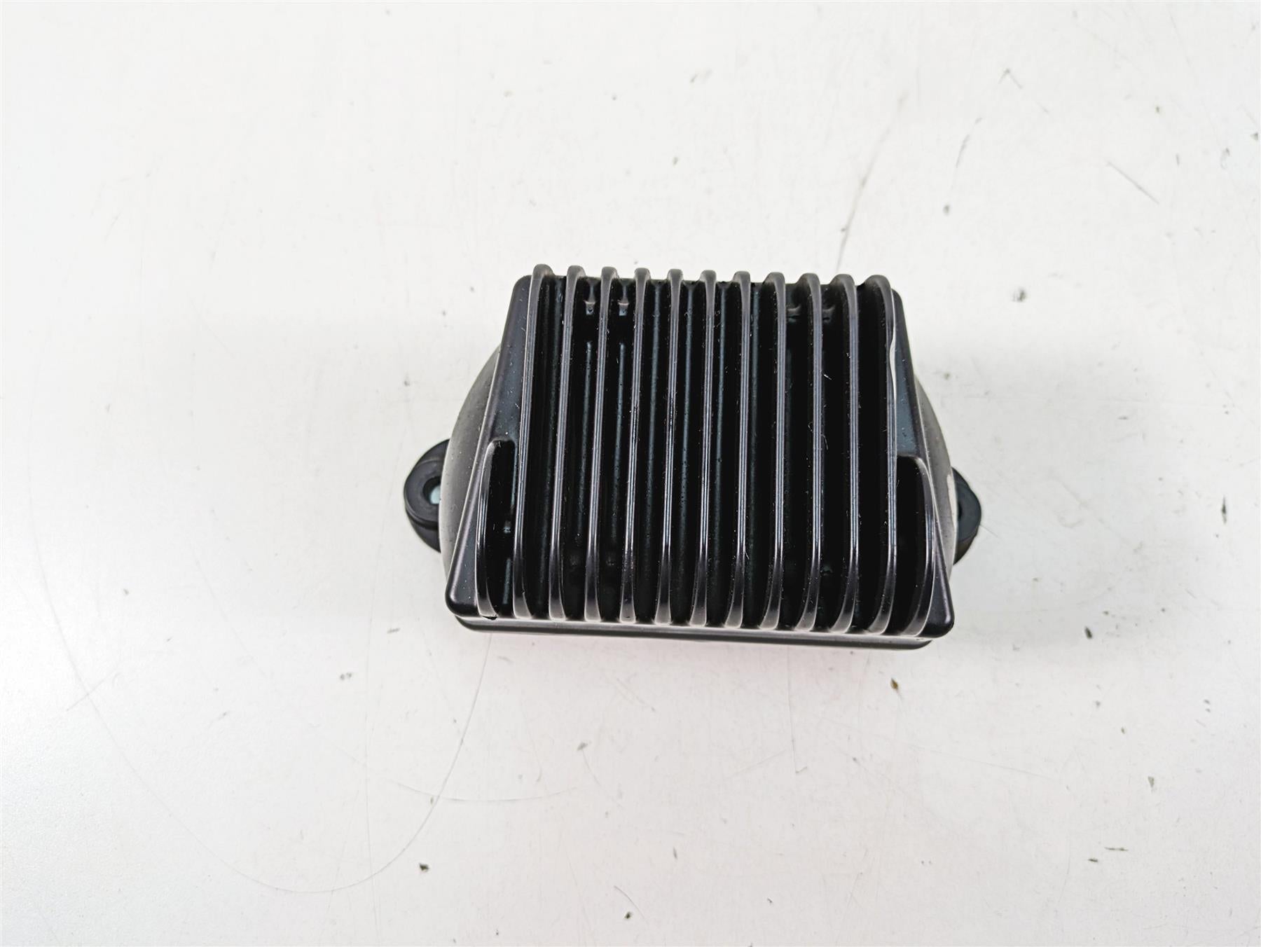 2011 Harley Touring FLHR Road King Rectifier Voltage Regulator 74505-09A {{ shop.shopifyCountryName }} - Mototech271