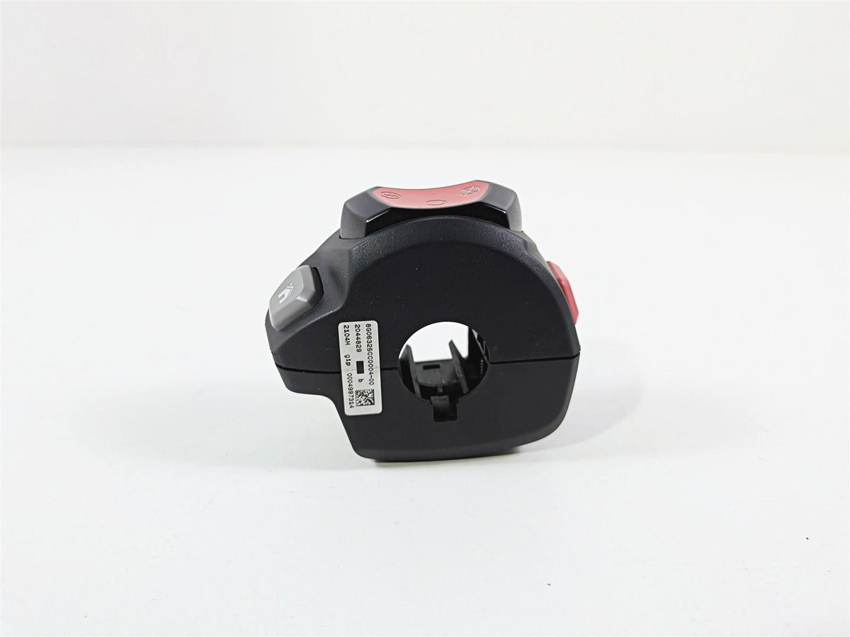 2022 Triumph Tiger 900 GT Pro Right Hand Home Start Stop Control Switch T2044829 {{ shop.shopifyCountryName }} - Mototech271