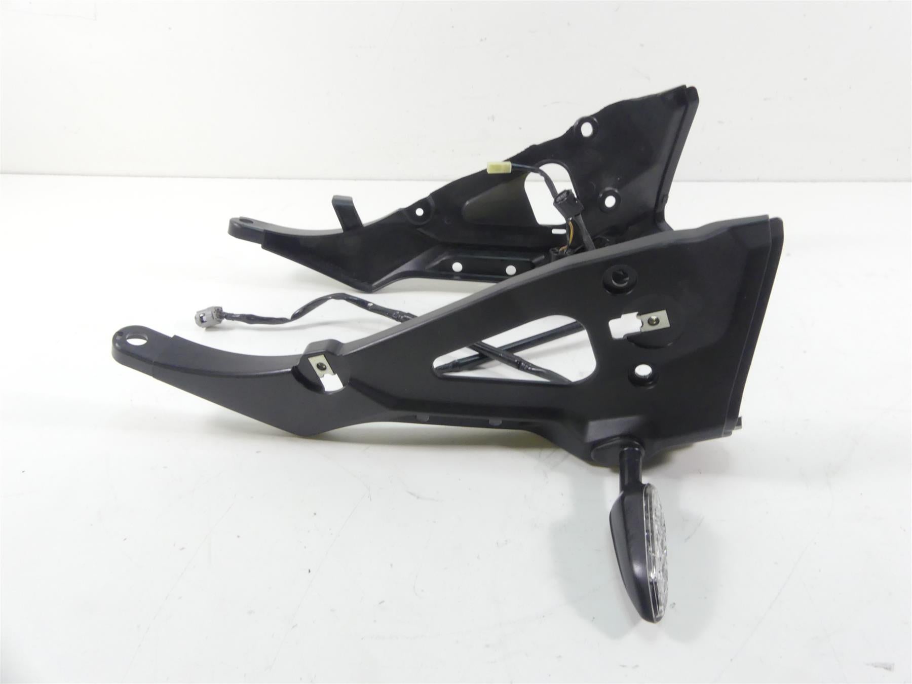 2017 Yamaha XT1200Z Super Tenere Front Led Blinker Turn Signal Set 2BS-83310-10 {{ shop.shopifyCountryName }} - Mototech271