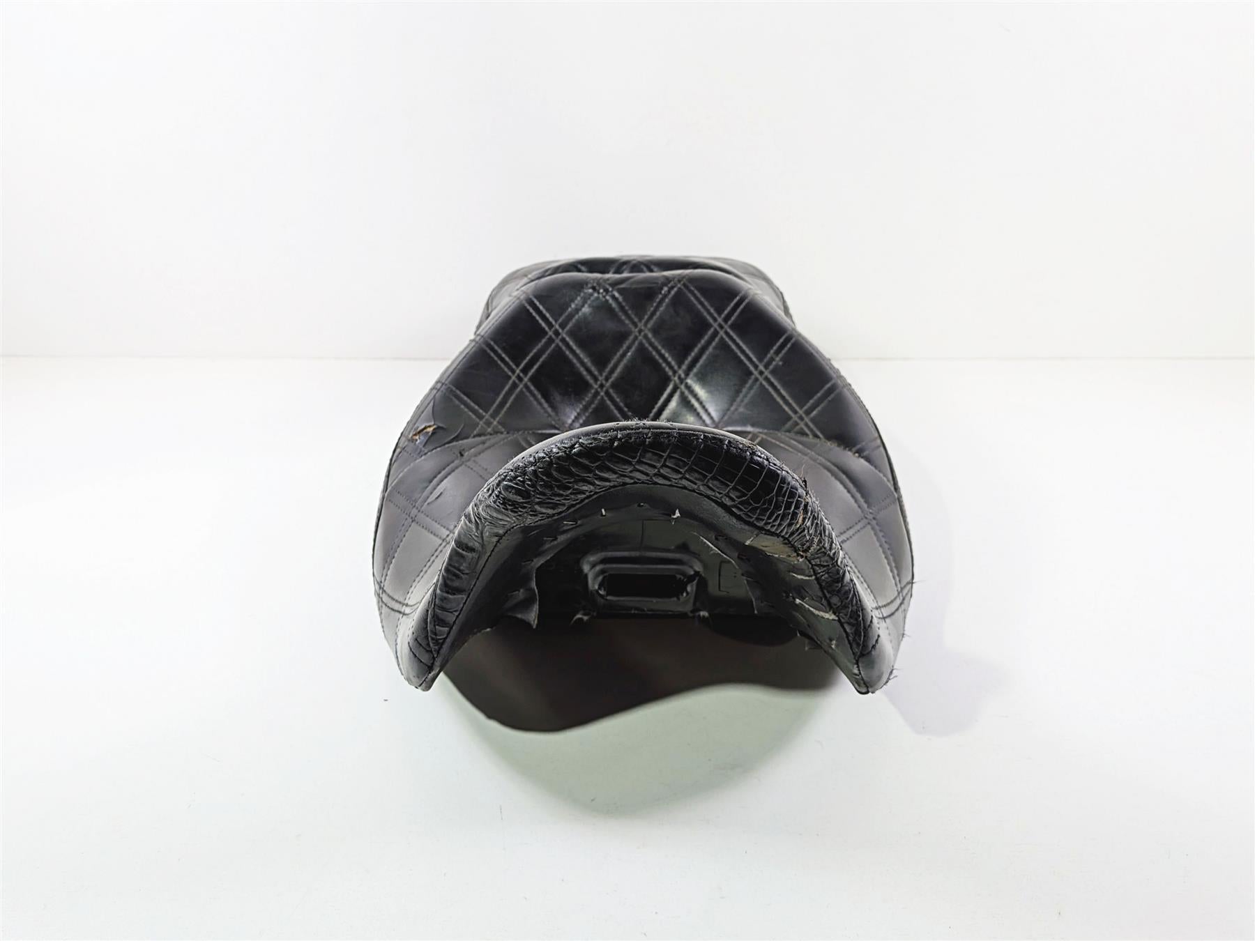 2016 Harley Touring FLHX Street Glide Driver Rider Low Seat - Read 52320-11 {{ shop.shopifyCountryName }} - Mototech271