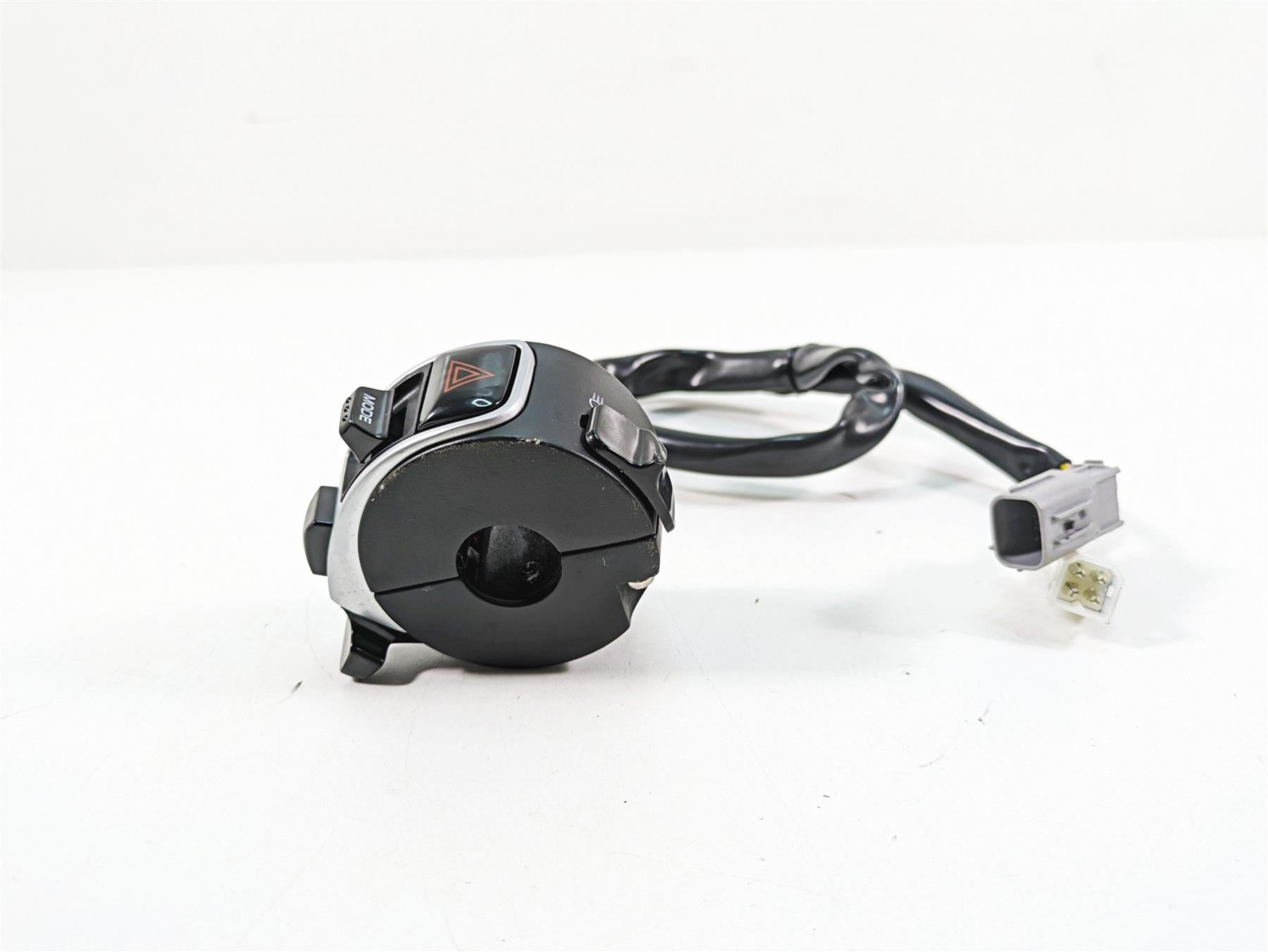 2020 Moto Guzzi V85 TT Adventure Right Hand Start Stop Control Switch 2D000528 {{ shop.shopifyCountryName }} - Mototech271