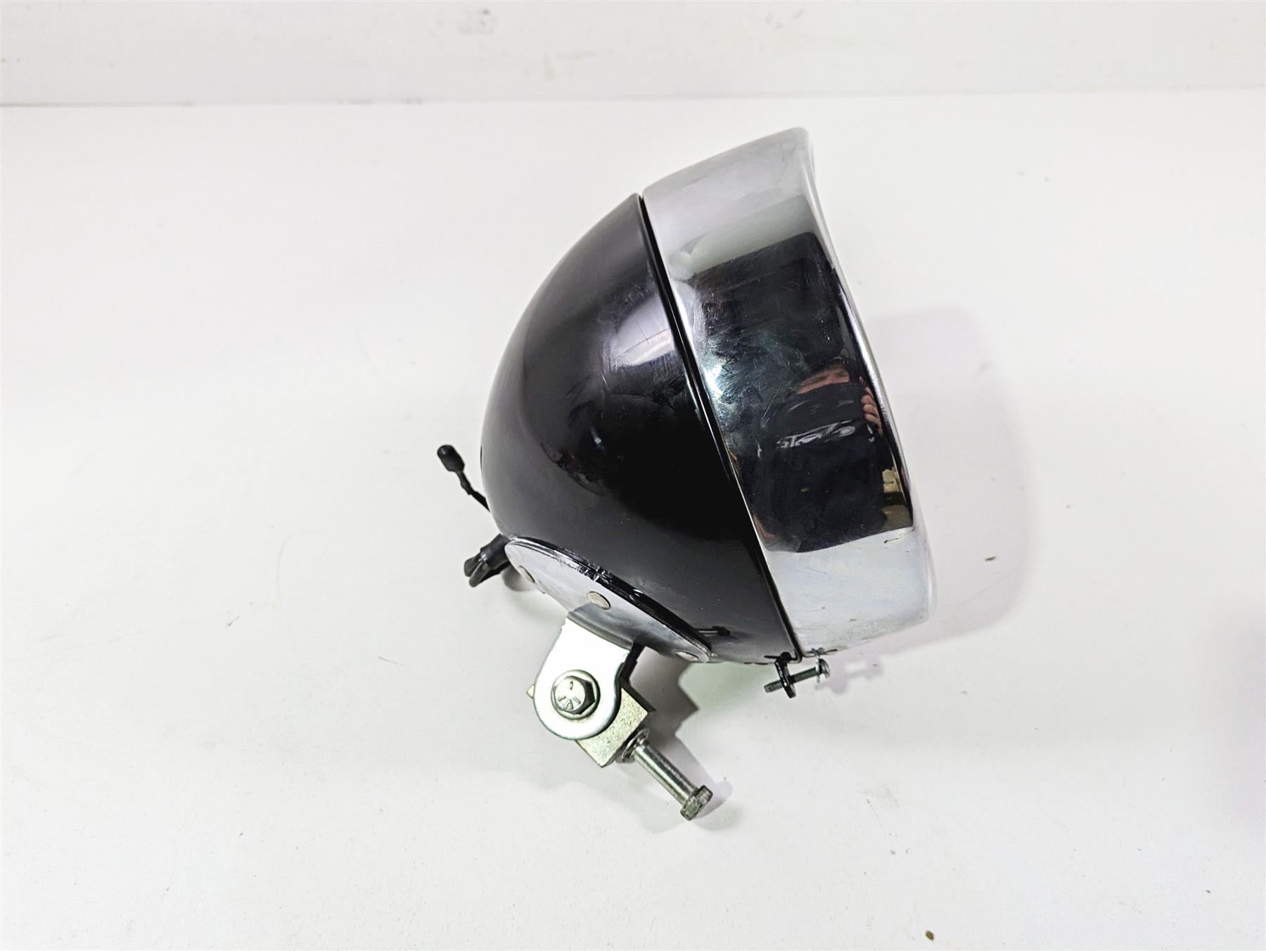 2014 Harley FLS Softail Slim 7" Headlight Head Light & Bracket - Read 68342-05A {{ shop.shopifyCountryName }} - Mototech271