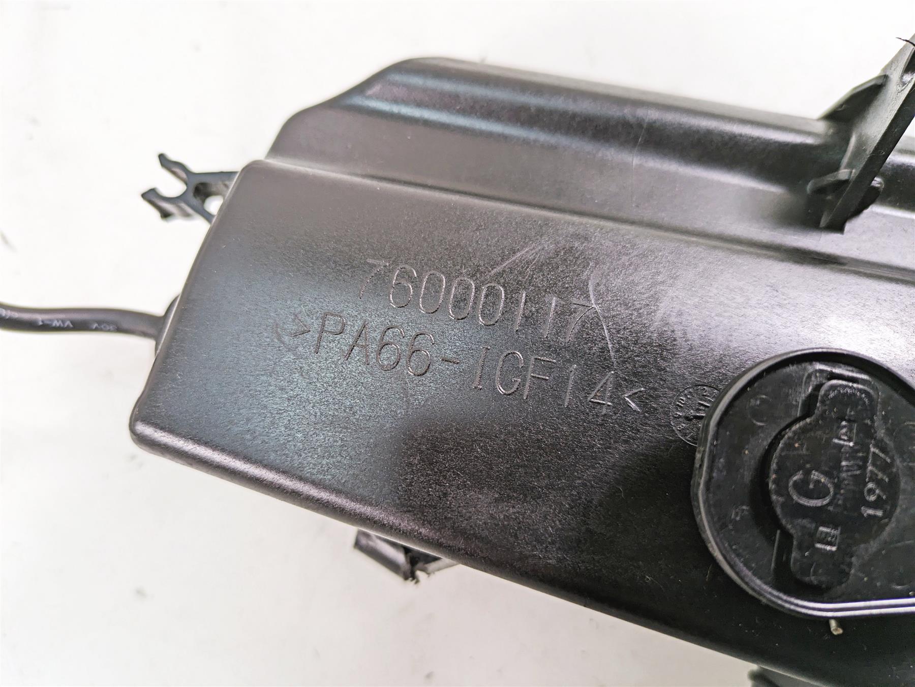 2018 Harley Touring FLHXSE CVO Street Glide Front Media Compartment 76000117 {{ shop.shopifyCountryName }} - Mototech271