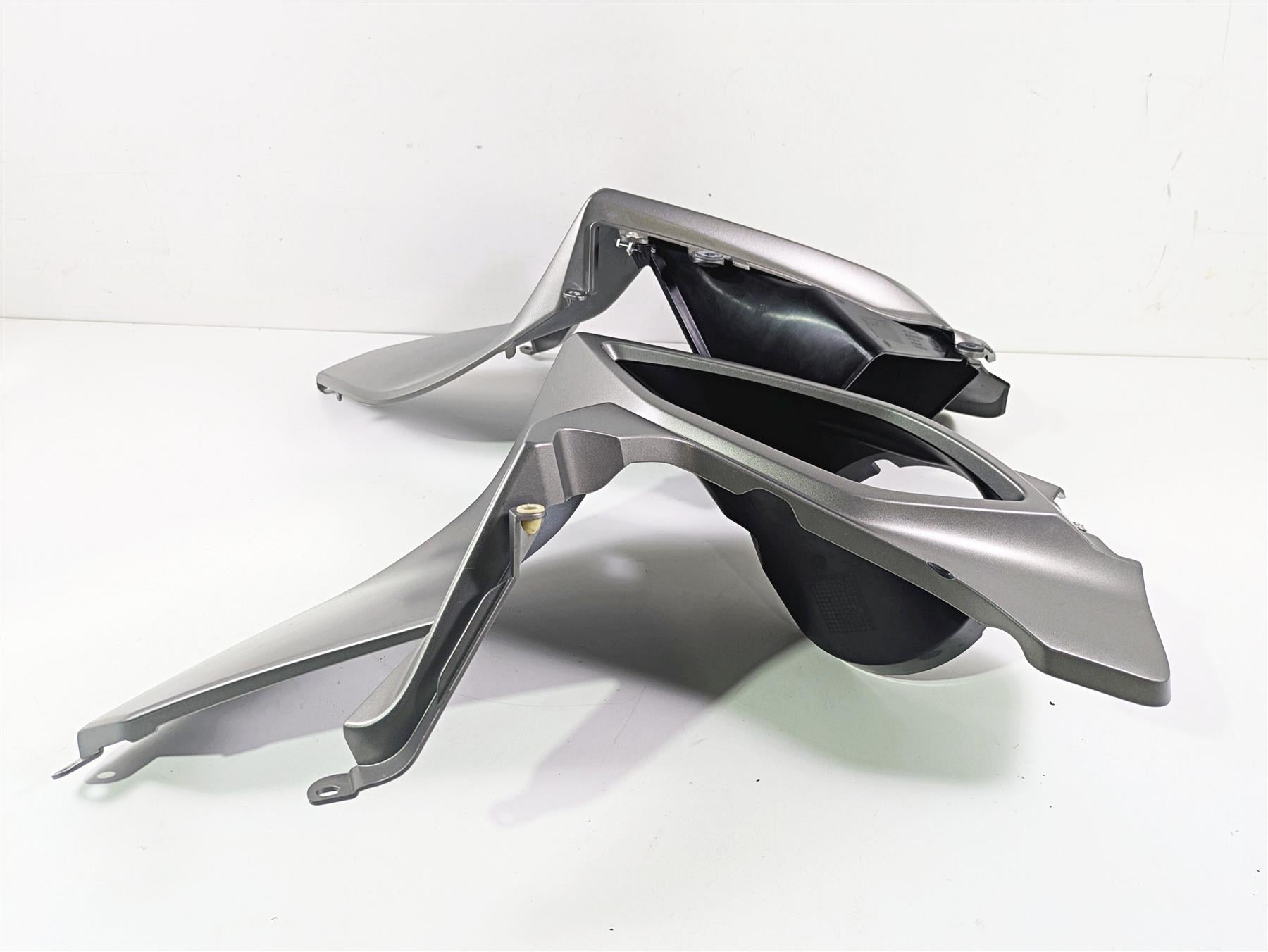 2016 BMW R1200RT K52 Left Right Intake Fairing Cover Set 46638533582 46638529381 {{ shop.shopifyCountryName }} - Mototech271