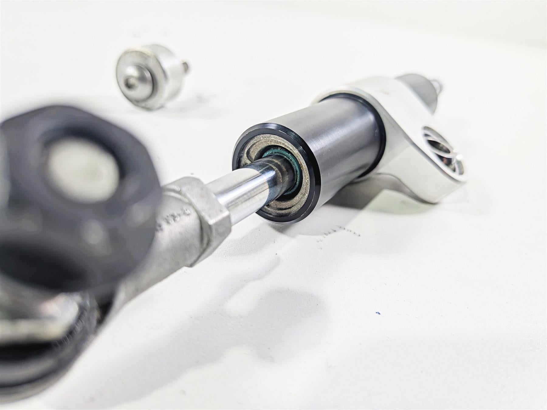 2016 BMW R1200 GS K50 Steering Damper & Mounts 32768549363 {{ shop.shopifyCountryName }} - Mototech271
