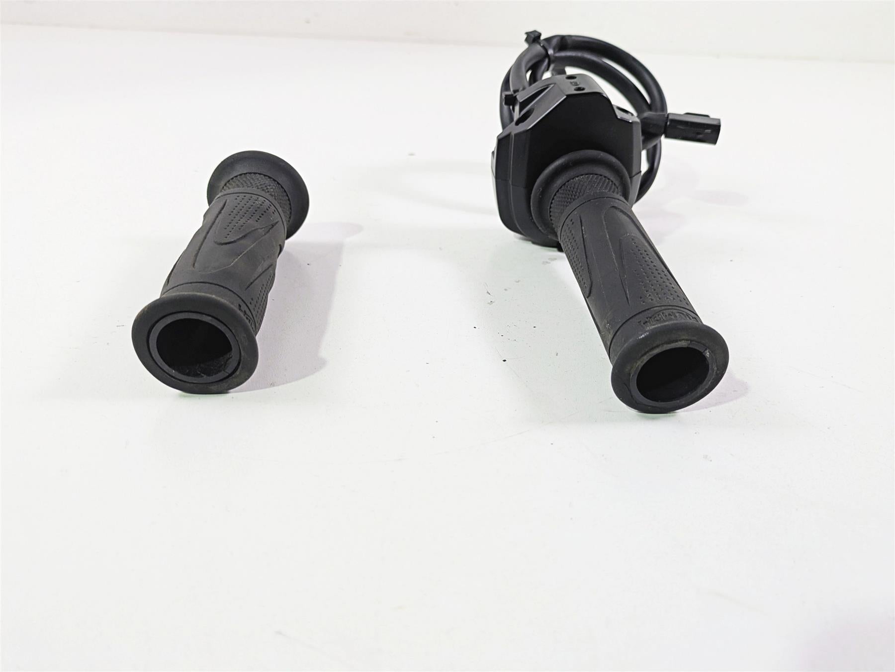 2024 Triumph Street Triple 765 R Fly By Wire Throttle Grip Sensor T2043055 {{ shop.shopifyCountryName }} - Mototech271