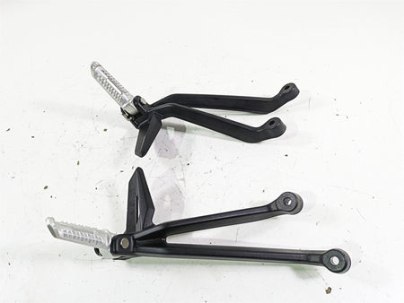 2023 Triumph Street Triple 765 RS Rear Passenger Footpeg Set T2088156 T2088157 {{ shop.shopifyCountryName }} - Mototech271