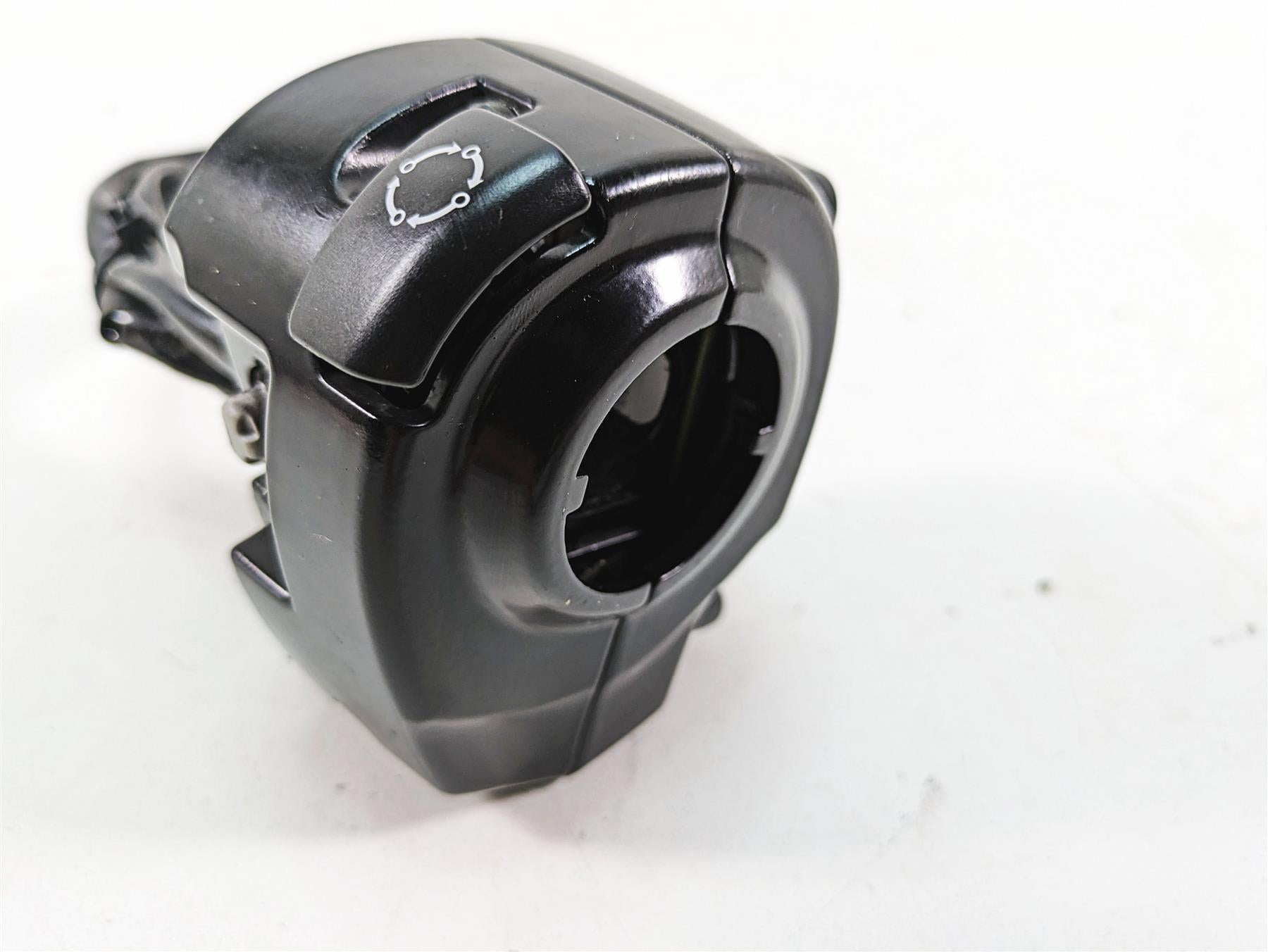 2019 Harley Touring FLHX Street Glide Left Hand Control Switch 71500128B {{ shop.shopifyCountryName }} - Mototech271
