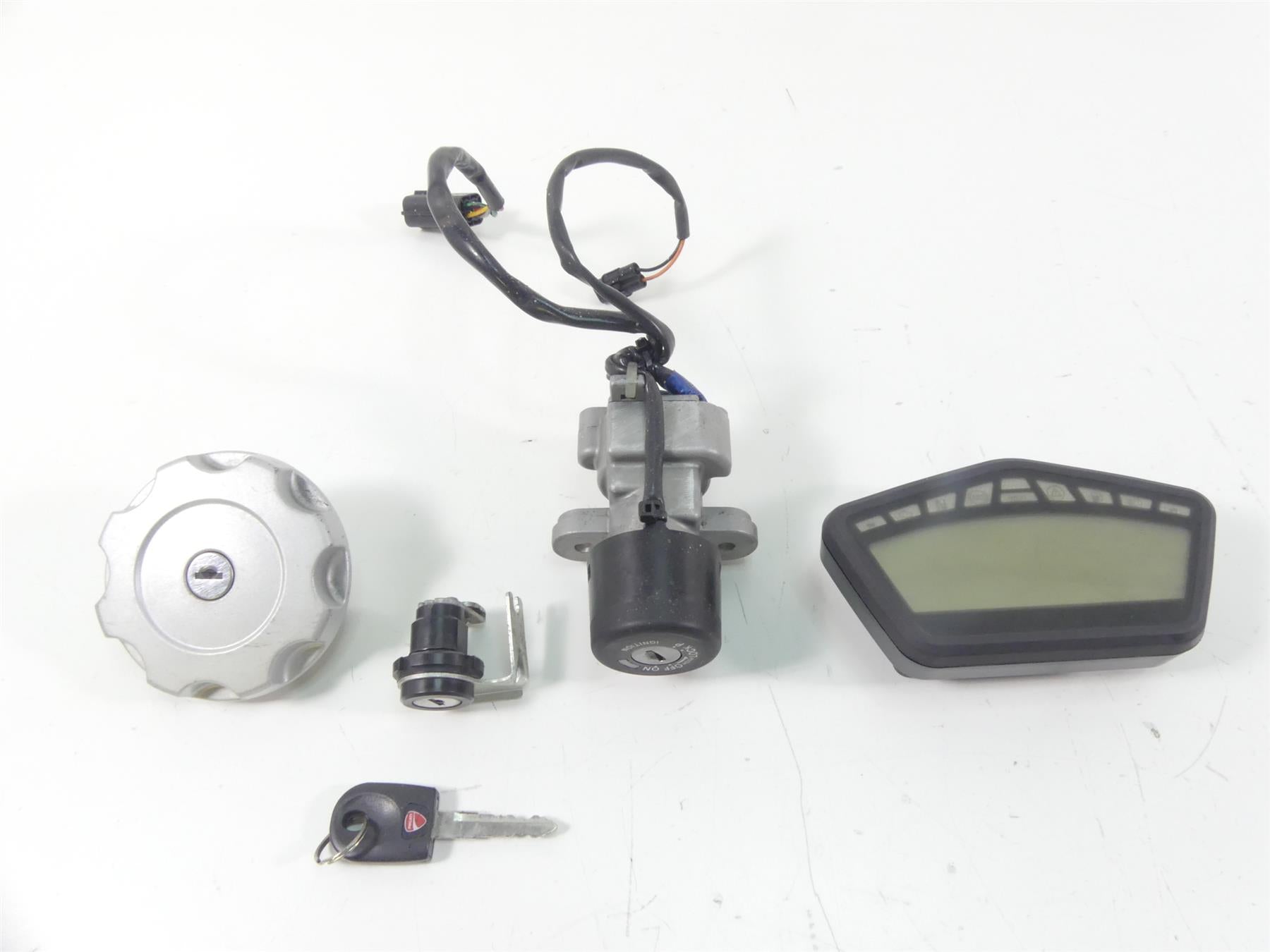2017 Ducati Hypermotard 939 Speedo 29K Ignition Switch Key Set - Read 40611221C