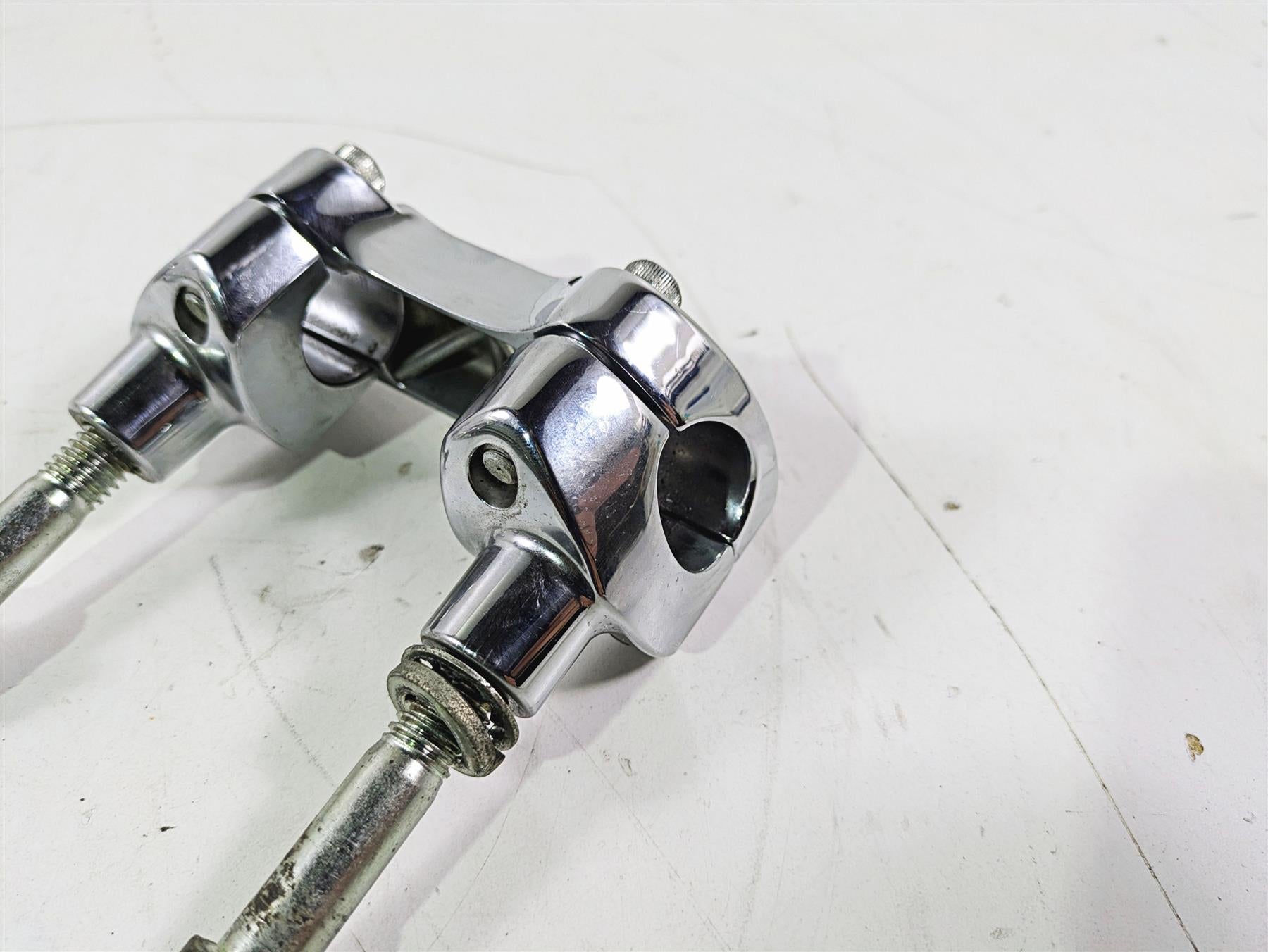 2008 Harley FLSTC 105TH Softail Heritage Handlebar Riser Holder Set 56567-86B {{ shop.shopifyCountryName }} - Mototech271