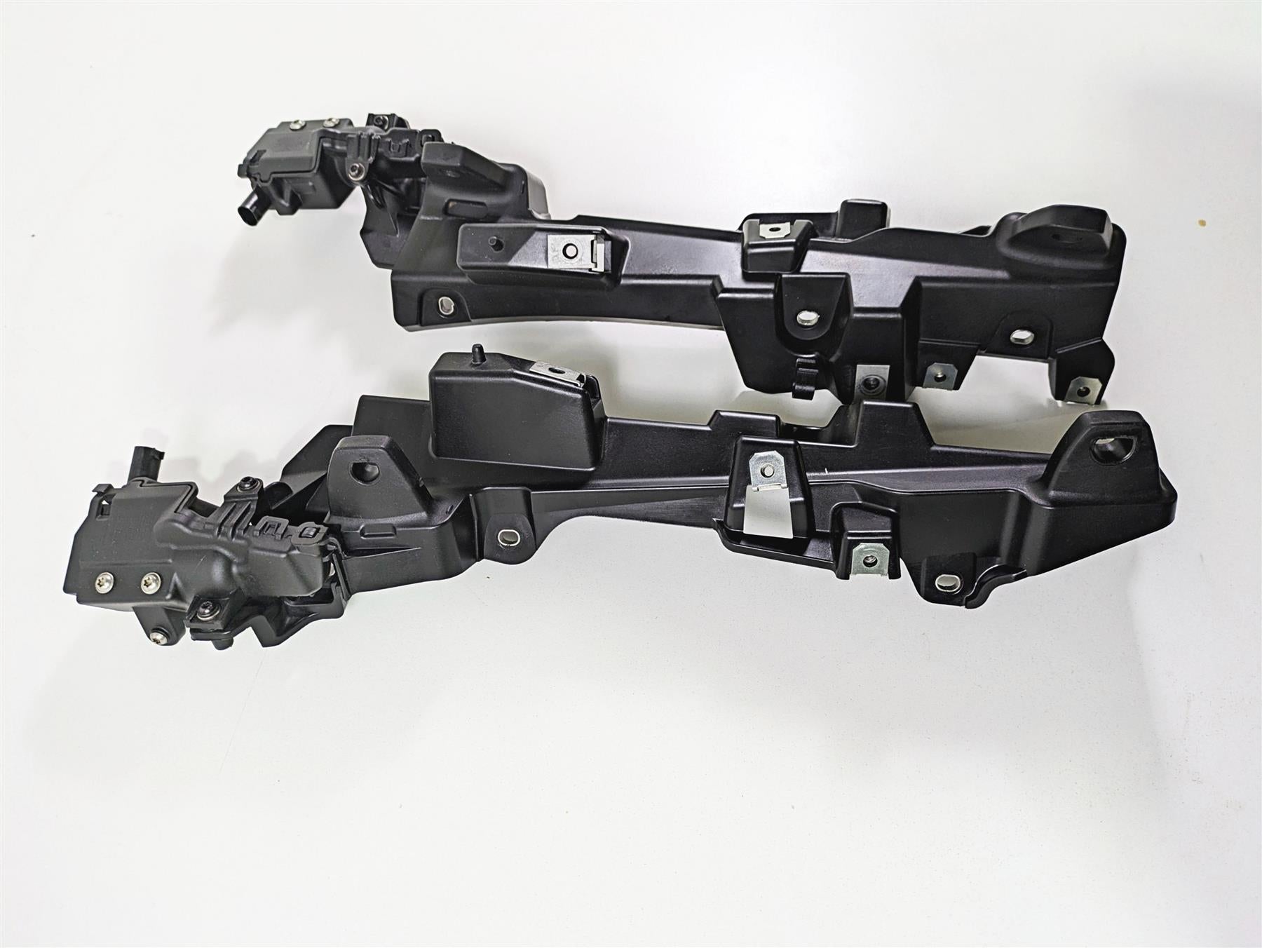 2019 BMW R1250RT K52 Saddlebag Mount Holder Set 46547728665 46547728666 {{ shop.shopifyCountryName }} - Mototech271