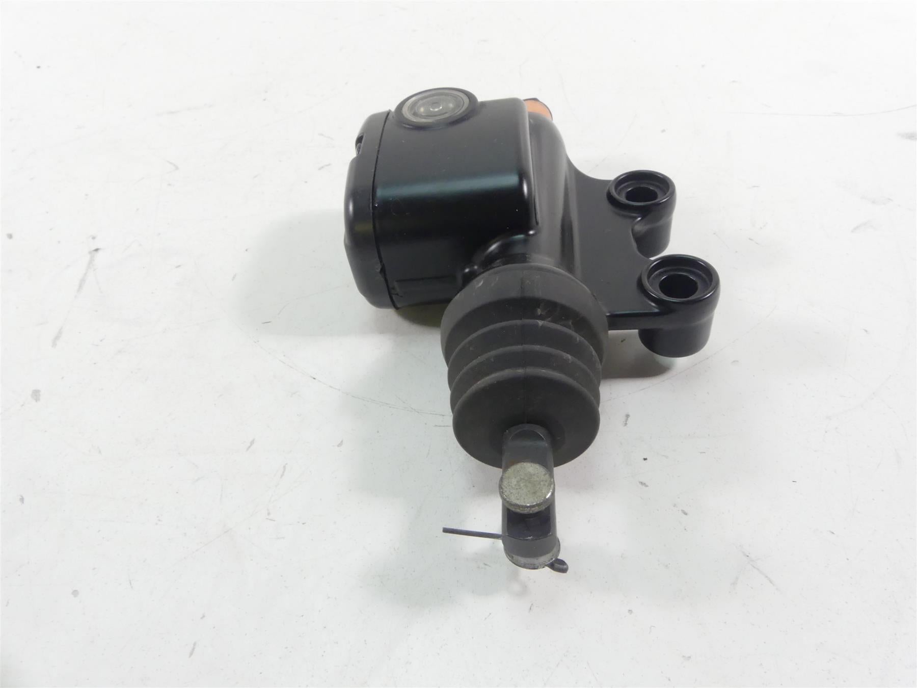 2017 Harley Touring FLHTKL Electra Glide Rear Brake Master Cylinder 41700028A {{ shop.shopifyCountryName }} - Mototech271
