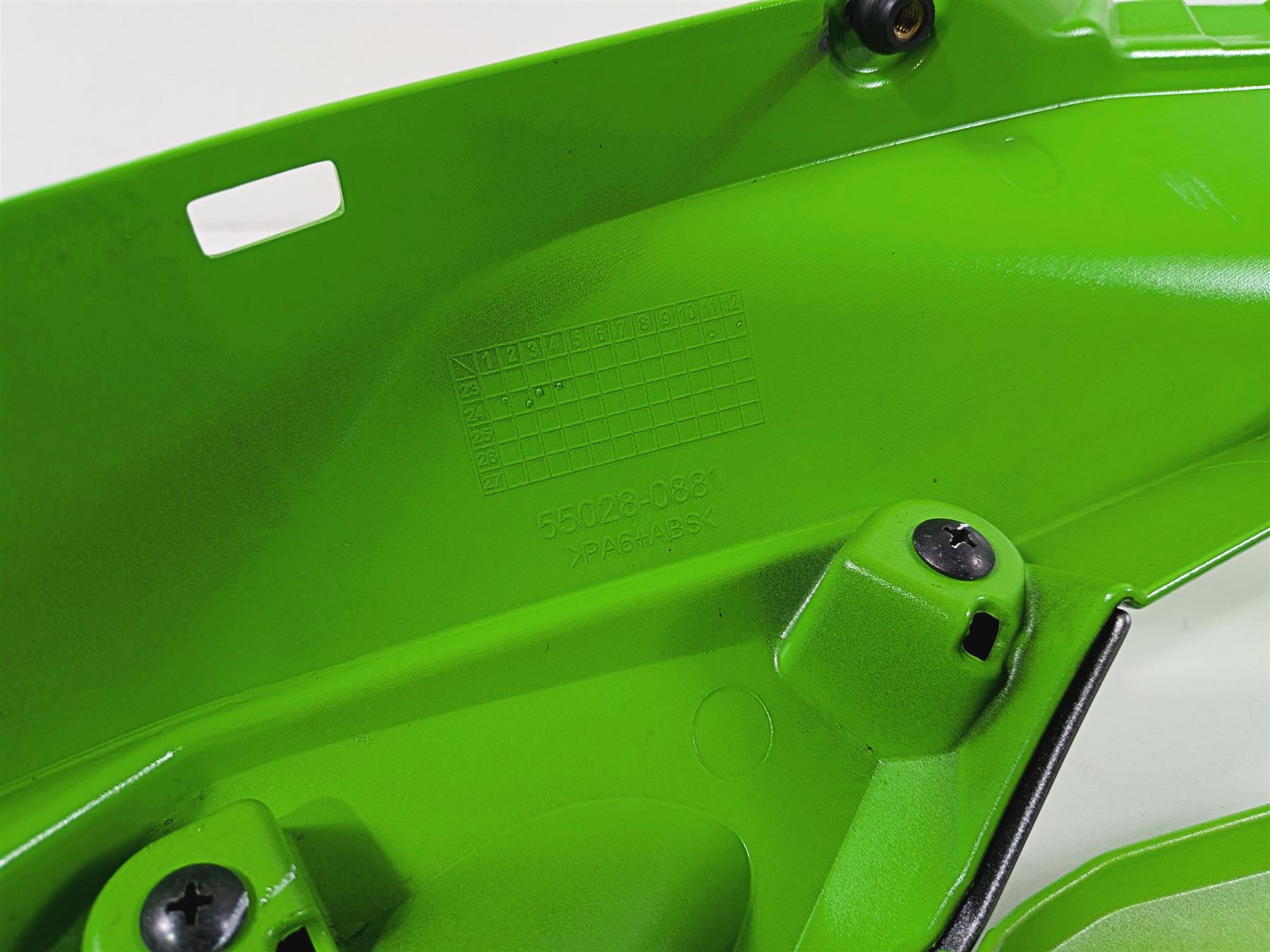 2024 Kawasaki EX500 Ninja 40th An. Right Side Main Cover Fairing 55061-5201 {{ shop.shopifyCountryName }} - Mototech271