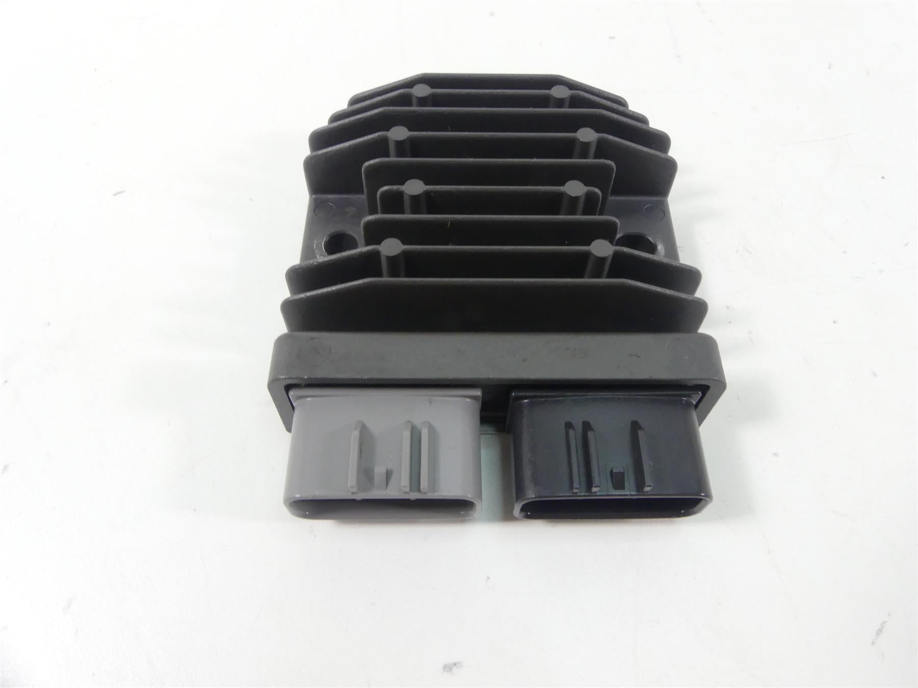 2017 Yamaha XT1200Z Super Tenere Rectifier Voltage Regulator 1D7-81960-01-00 {{ shop.shopifyCountryName }} - Mototech271