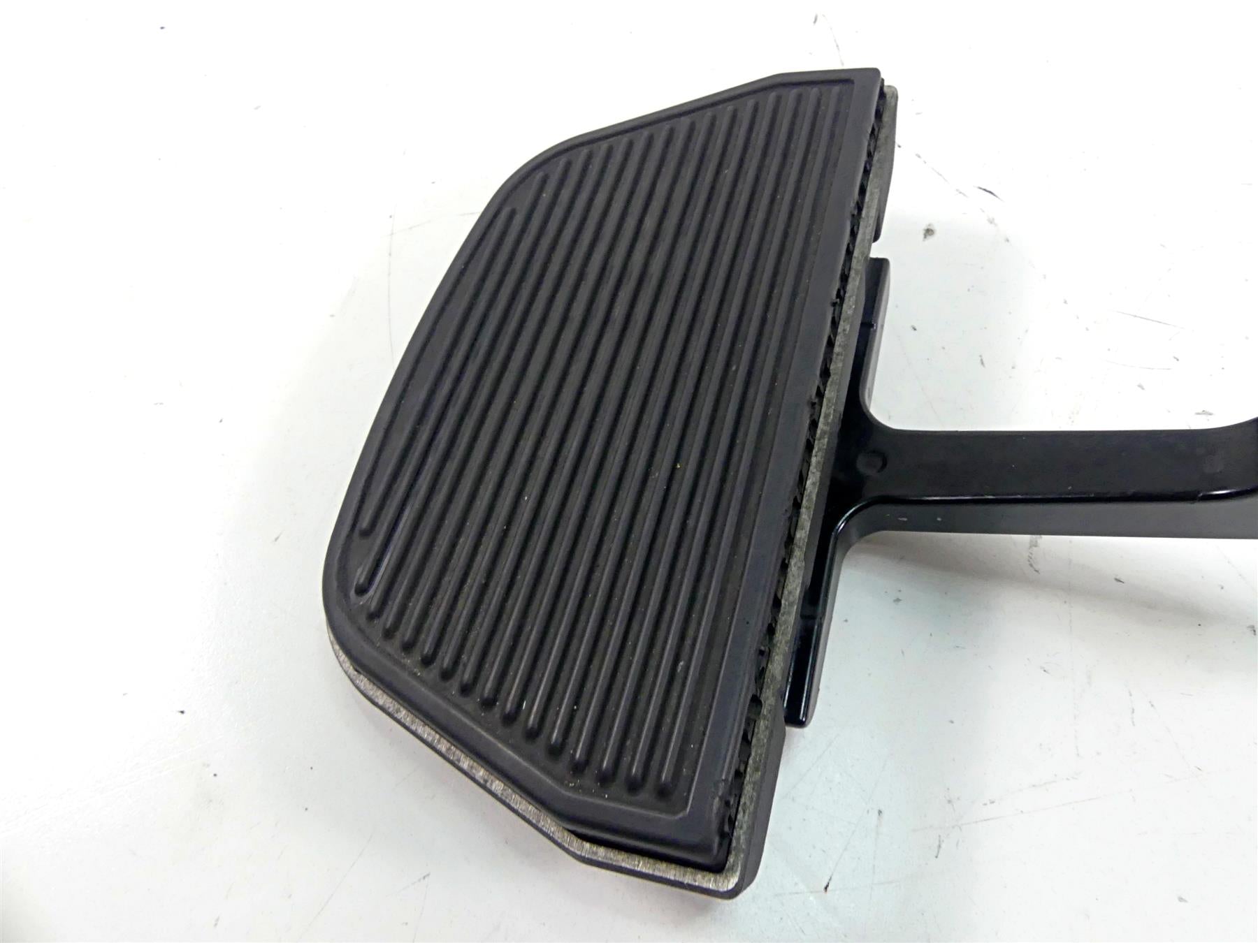 2007 Harley Touring FLHRC Road King Rear Passenger Floor Board Set 52719-93B {{ shop.shopifyCountryName }} - Mototech271