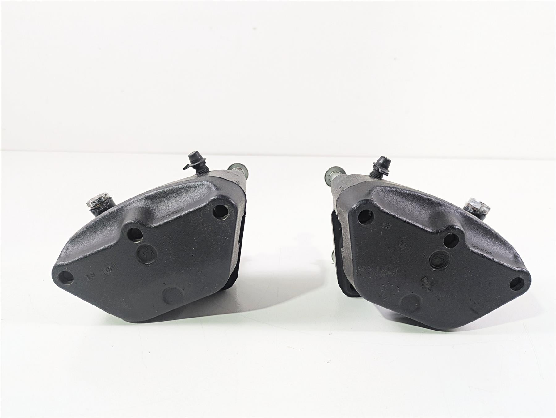 2001 Harley Touring FLHX Street Glide Front Brake Caliper Set 44023-00 44046-00 {{ shop.shopifyCountryName }} - Mototech271