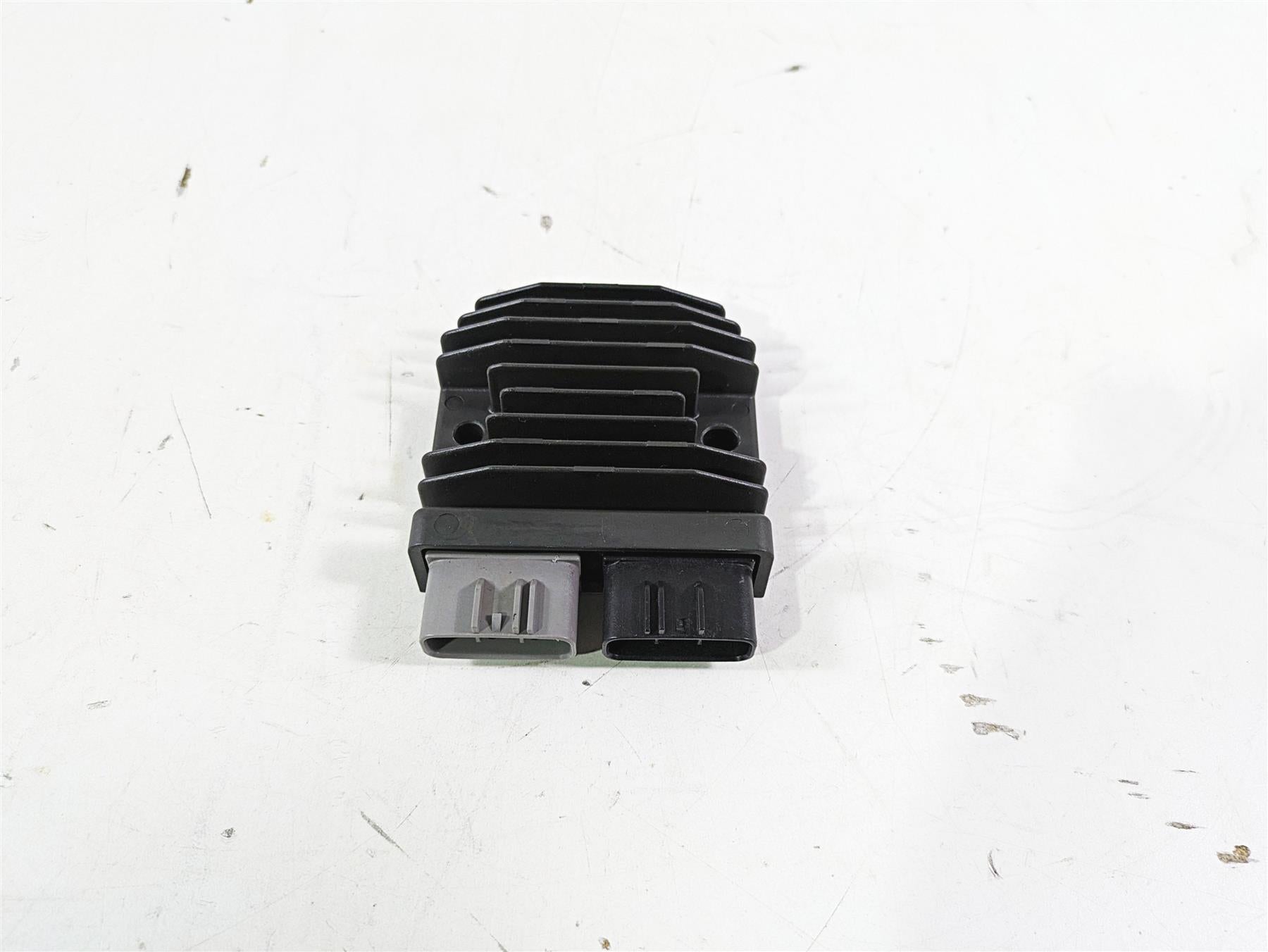 2021 Yamaha Tenere 700 XTZ7 Rectifier Voltage Regulator 1D7-81960-10-00 FH027AA {{ shop.shopifyCountryName }} - Mototech271