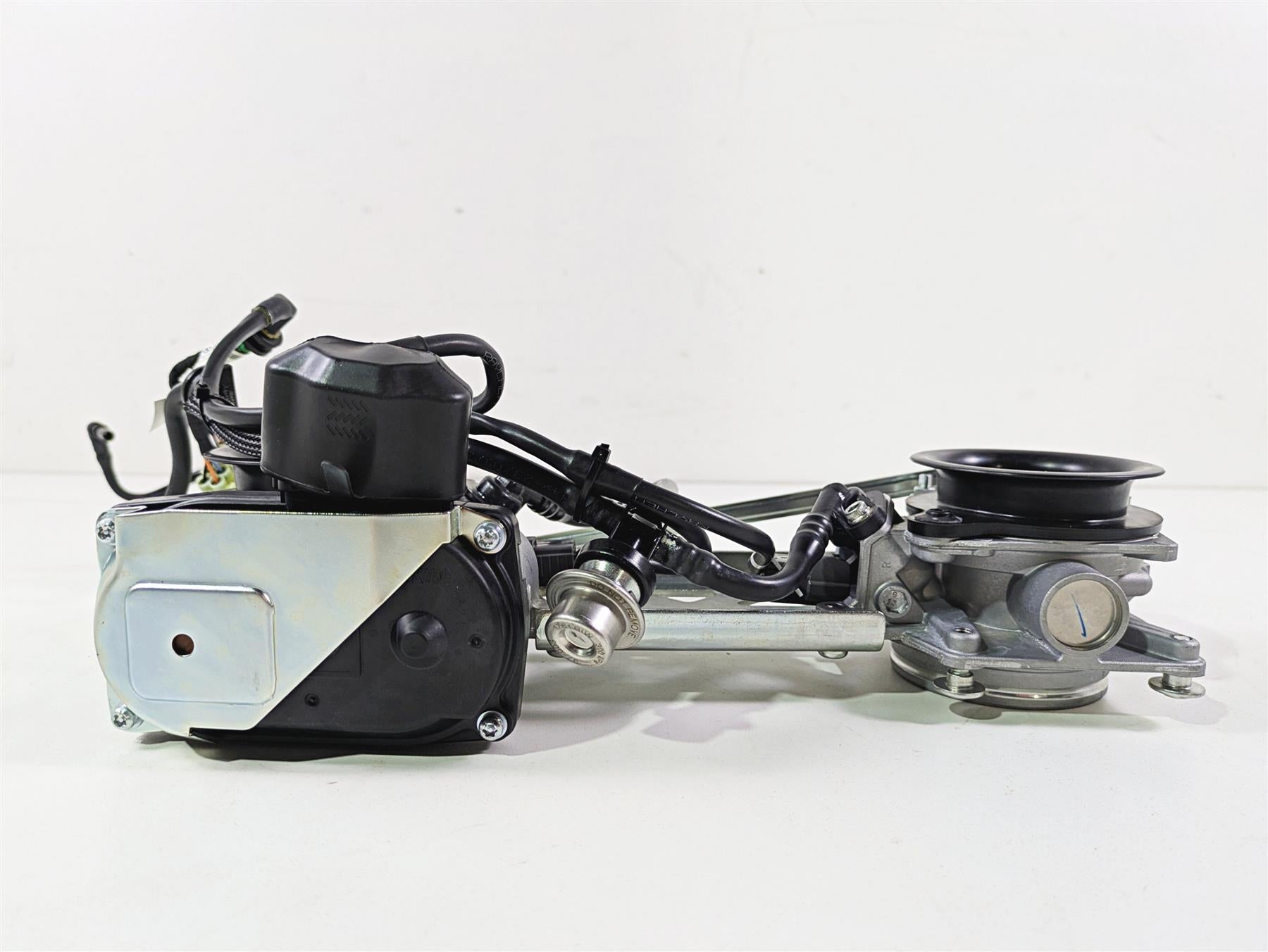 2022 Ducati Hypermotard 950 Mikuni Throttle Fuel Injection Body 4K 28240932A {{ shop.shopifyCountryName }} - Mototech271