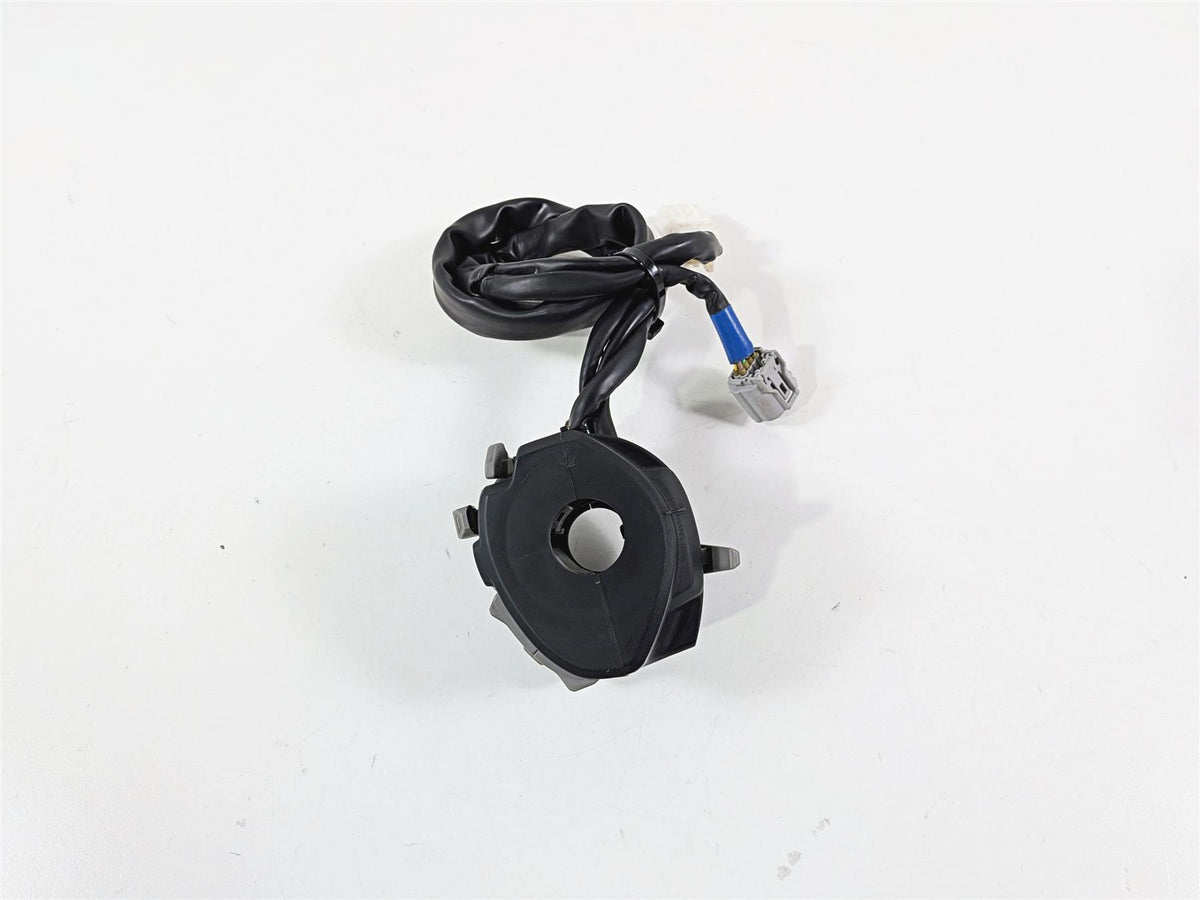 2022 Kawasaki ZX10R ZX1000 Ninja Left Hand Light Control Switch 46091-0576 {{ shop.shopifyCountryName }} - Mototech271