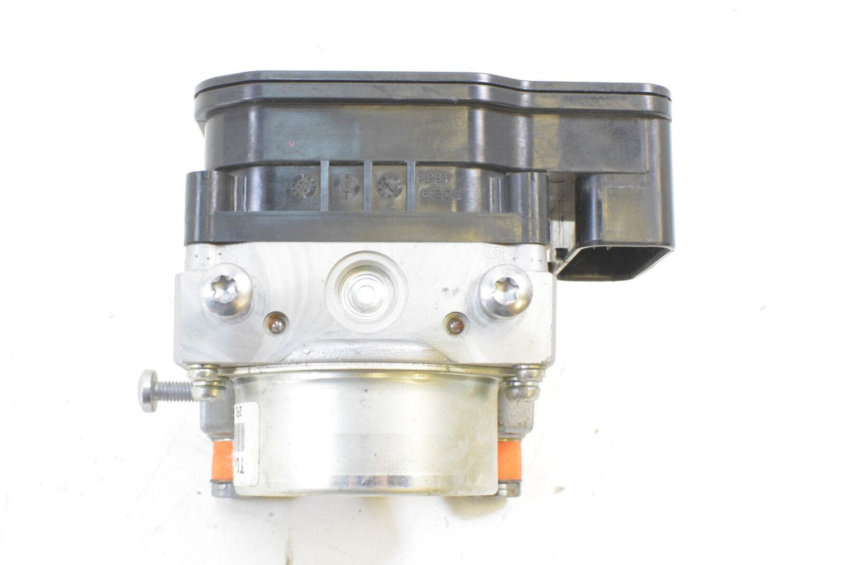 2013 Triumph Speed Triple 1050 R Abs Brake Pump Module T2024104 {{ shop.shopifyCountryName }} - Mototech271