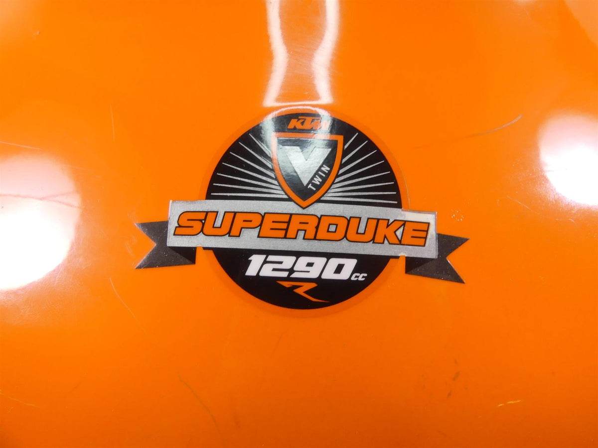 2016 KTM 1290 Superduke R Plastic Fuel Gas Tank & Upper Cover 6130701304430A {{ shop.shopifyCountryName }} - Mototech271