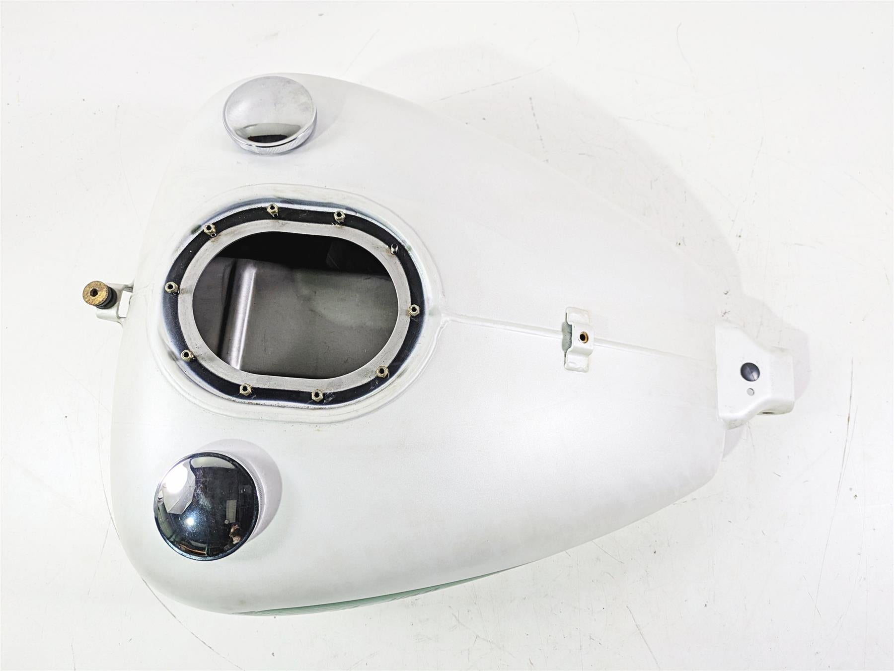 2018 Indian Chieftain Limited Fuel Gas Petrol Tank - Custom Logo 1021997 {{ shop.shopifyCountryName }} - Mototech271