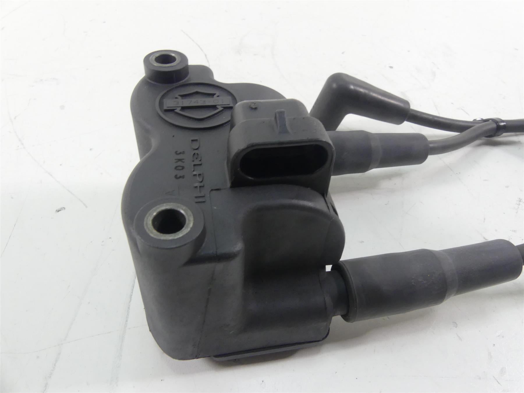 2004 Harley FXDWGI Dyna Wide Glide Ignition Coil Wires Plugs & Cover 31743-01 {{ shop.shopifyCountryName }} - Mototech271
