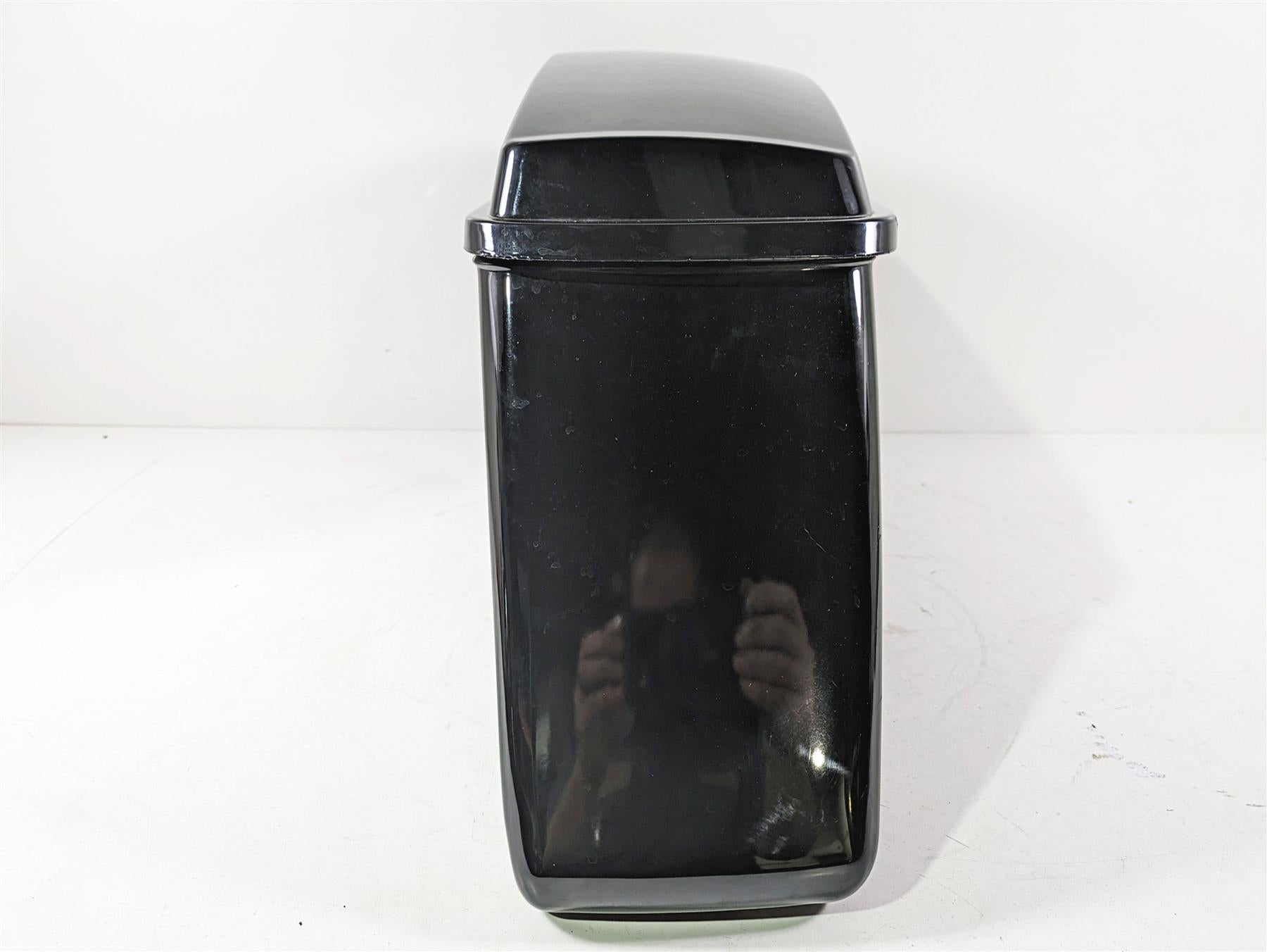 2020 Harley Touring FLHT Electra Glide Right Saddlebag Saddle Bag -Read 90200412 {{ shop.shopifyCountryName }} - Mototech271
